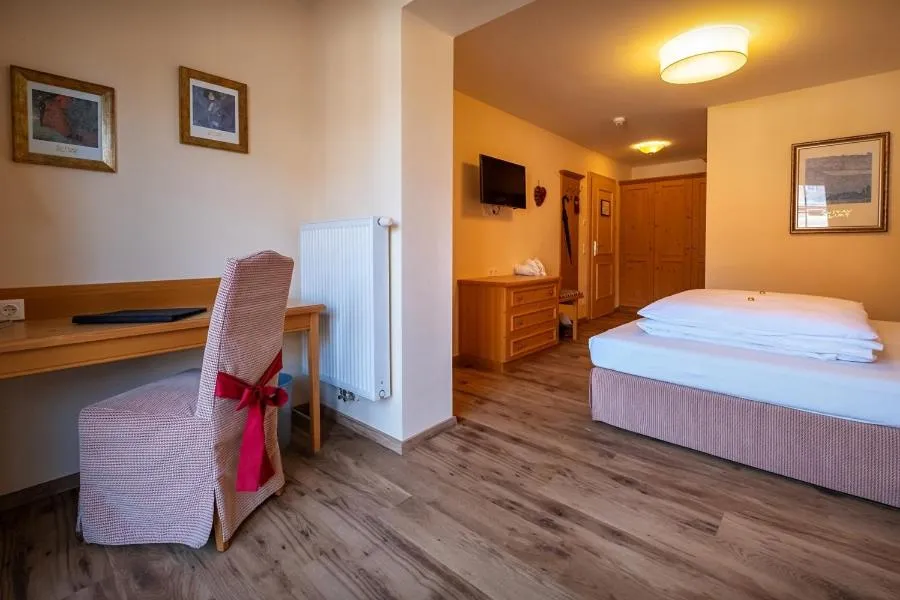 Photo of the whole room, Bed in Vogl's Nest