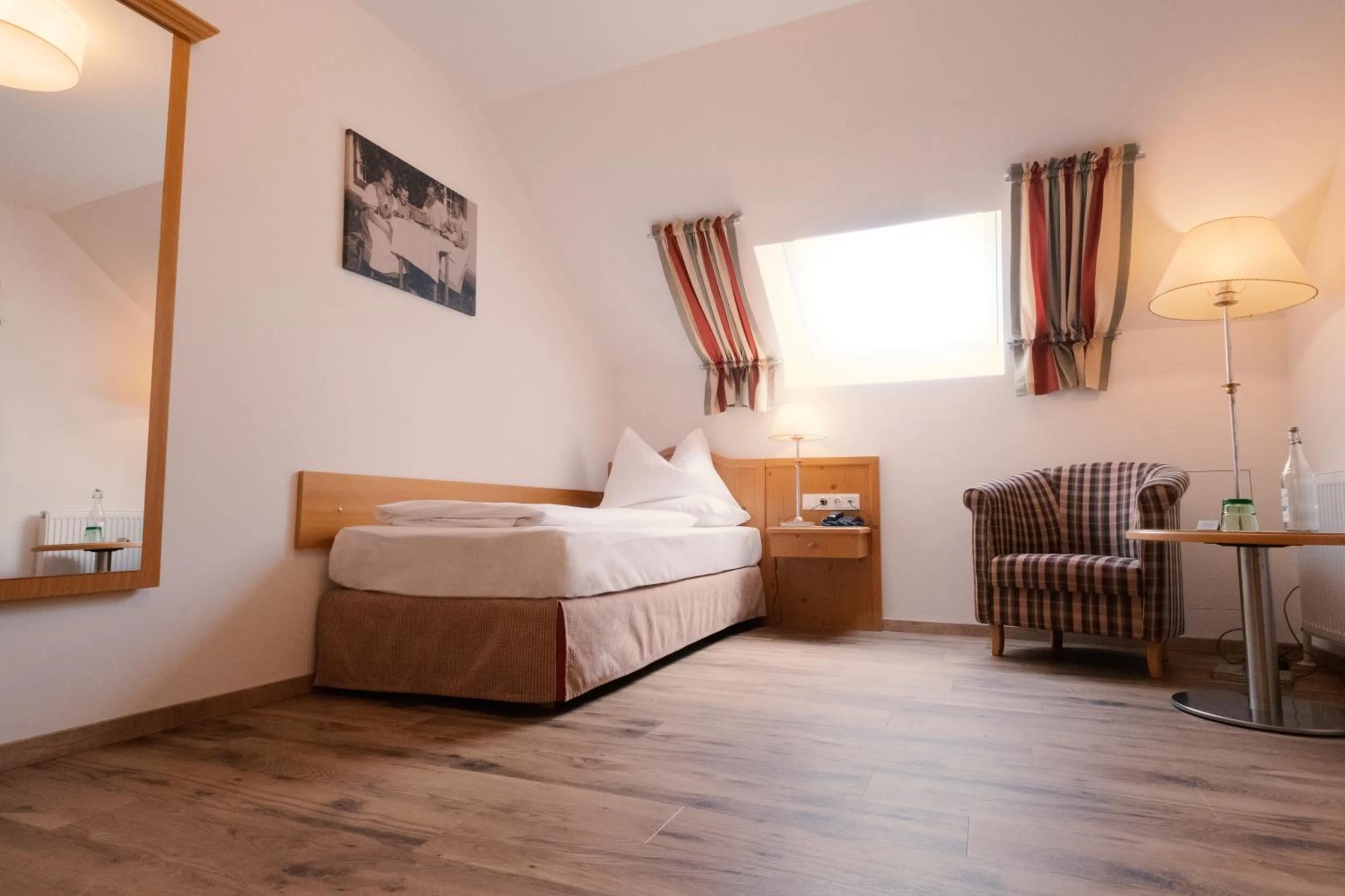 Photo of the whole room, Bed in Vogl's Nest