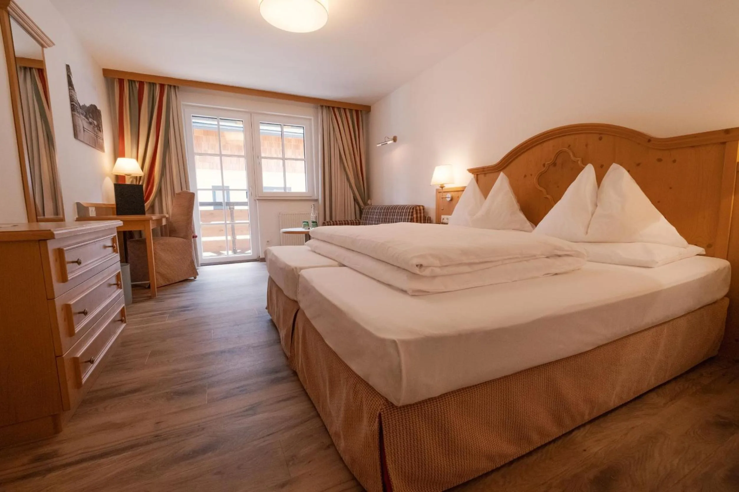 Photo of the whole room, Bed in Vogl's Nest