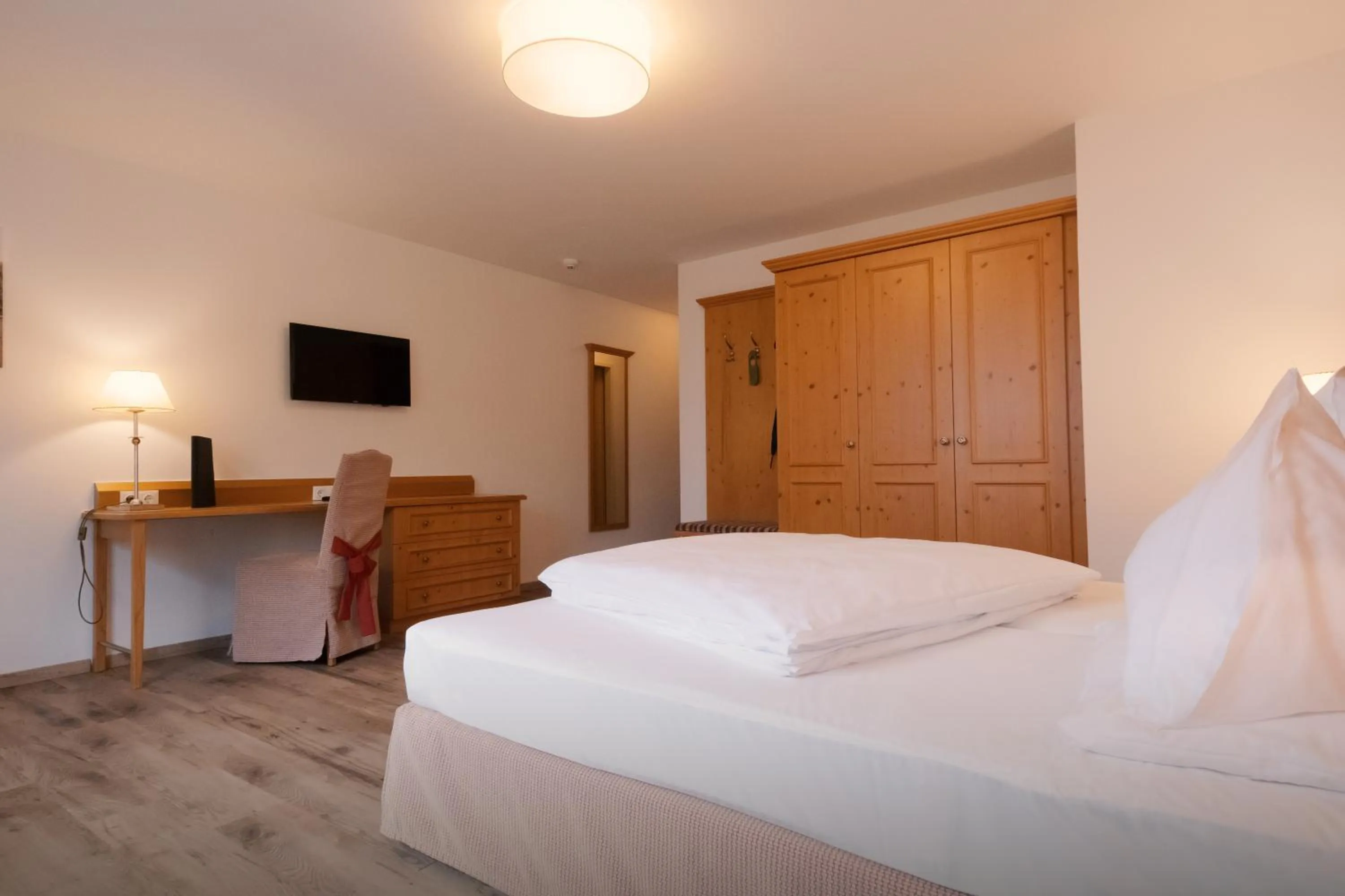 Photo of the whole room, Bed in Vogl's Nest