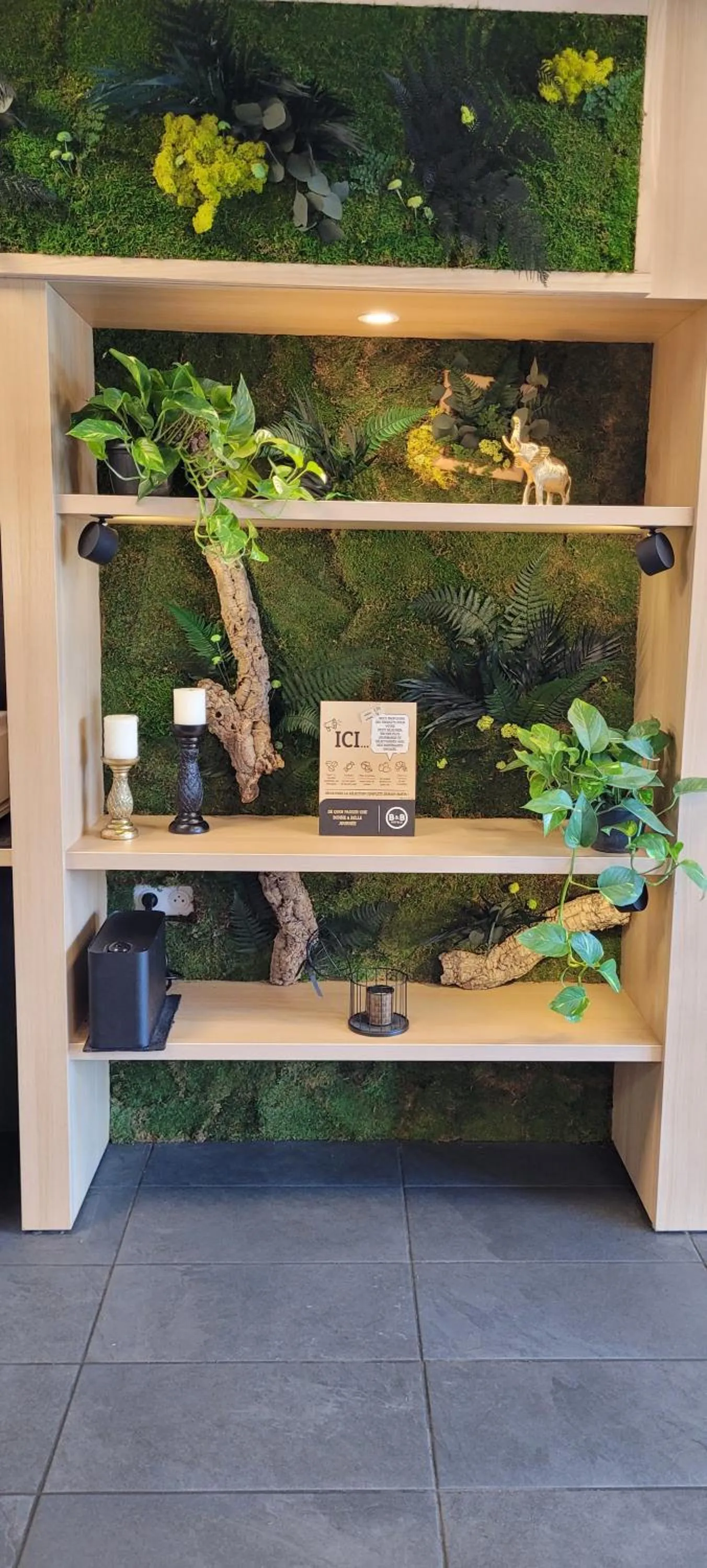 Decorative detail in B&B HOTEL CHARTRES Oceane