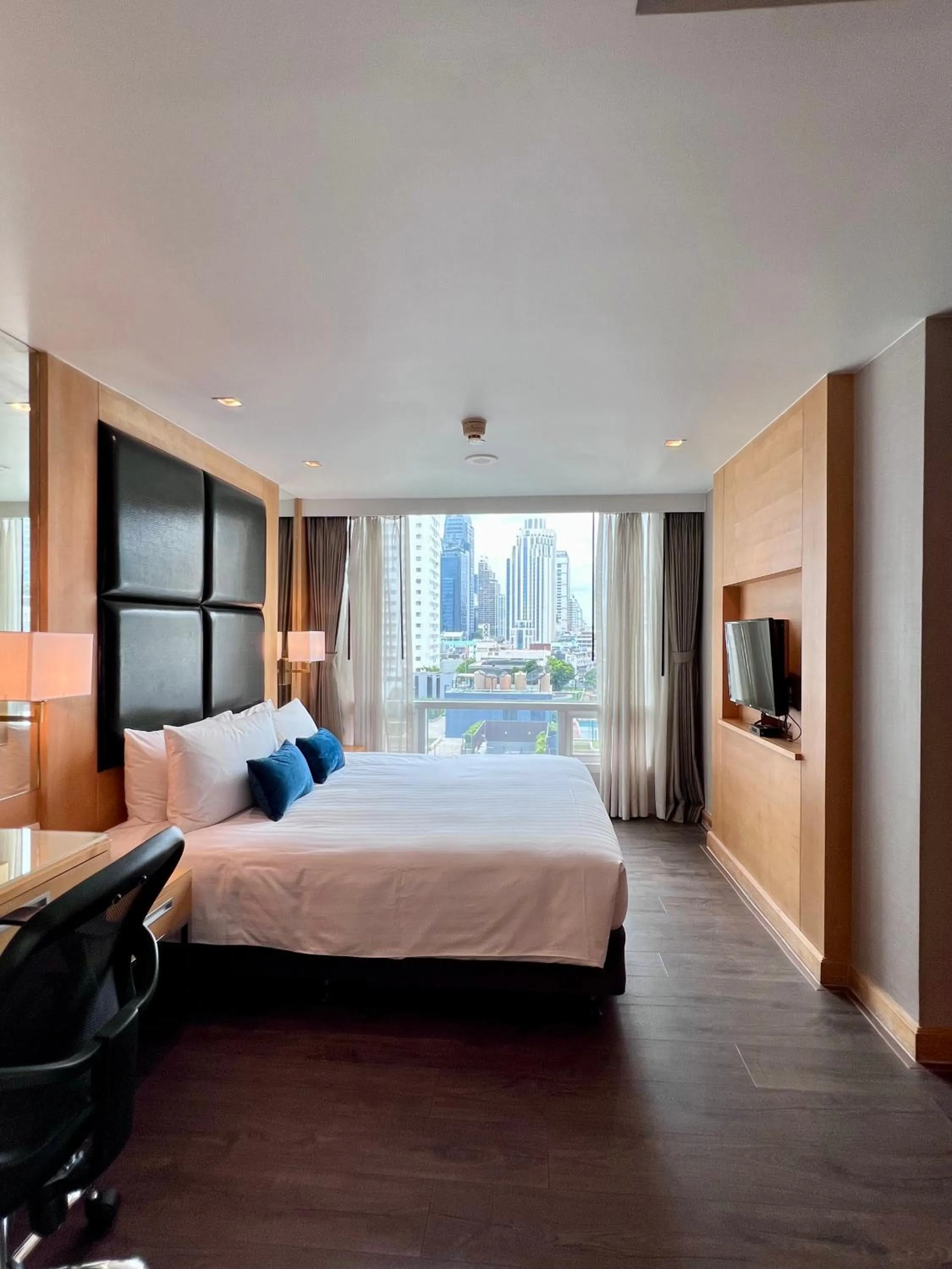 Bed in Sora Resort & Suites Sukhumvit