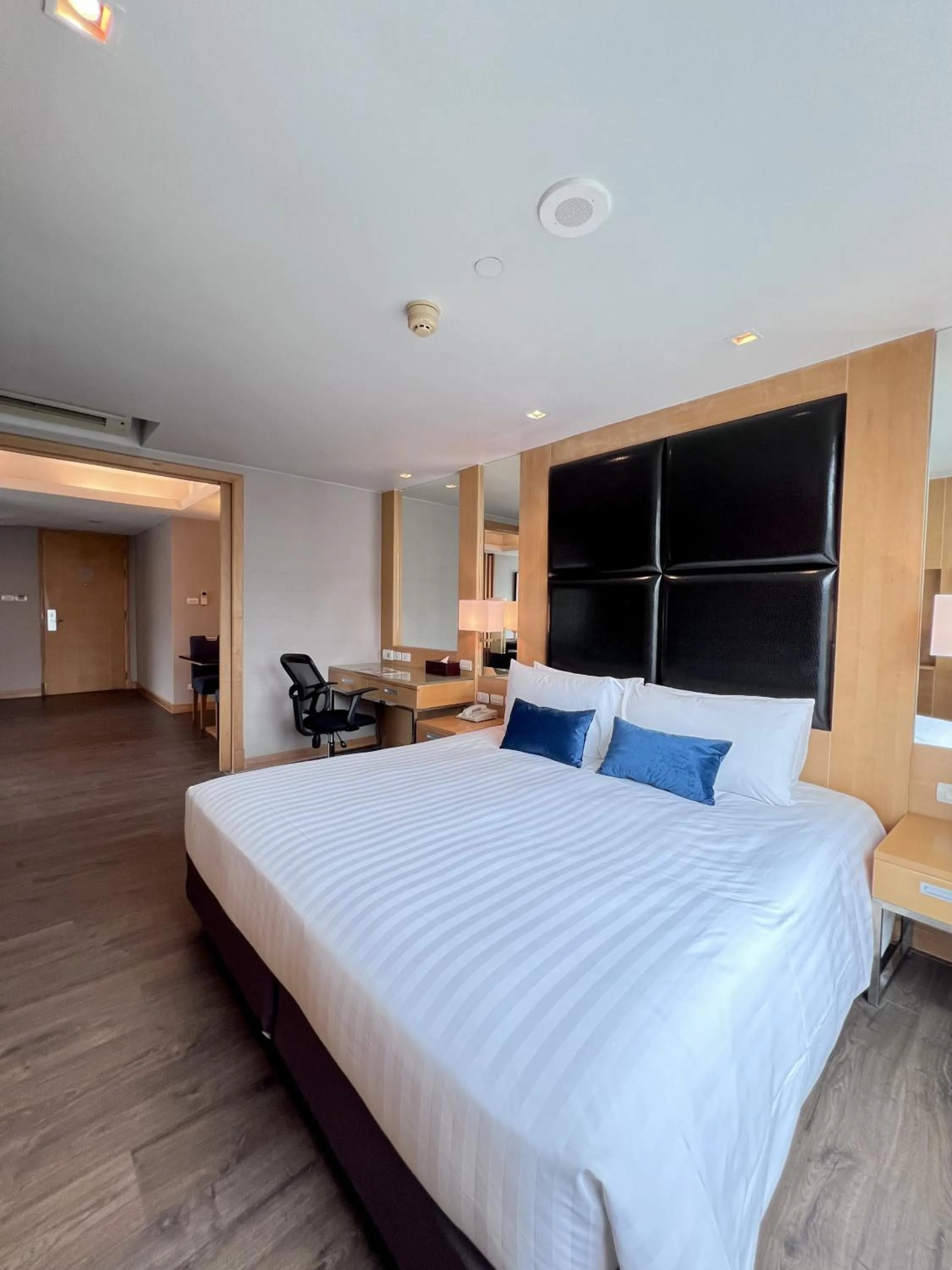 Bed in Sora Resort & Suites Sukhumvit