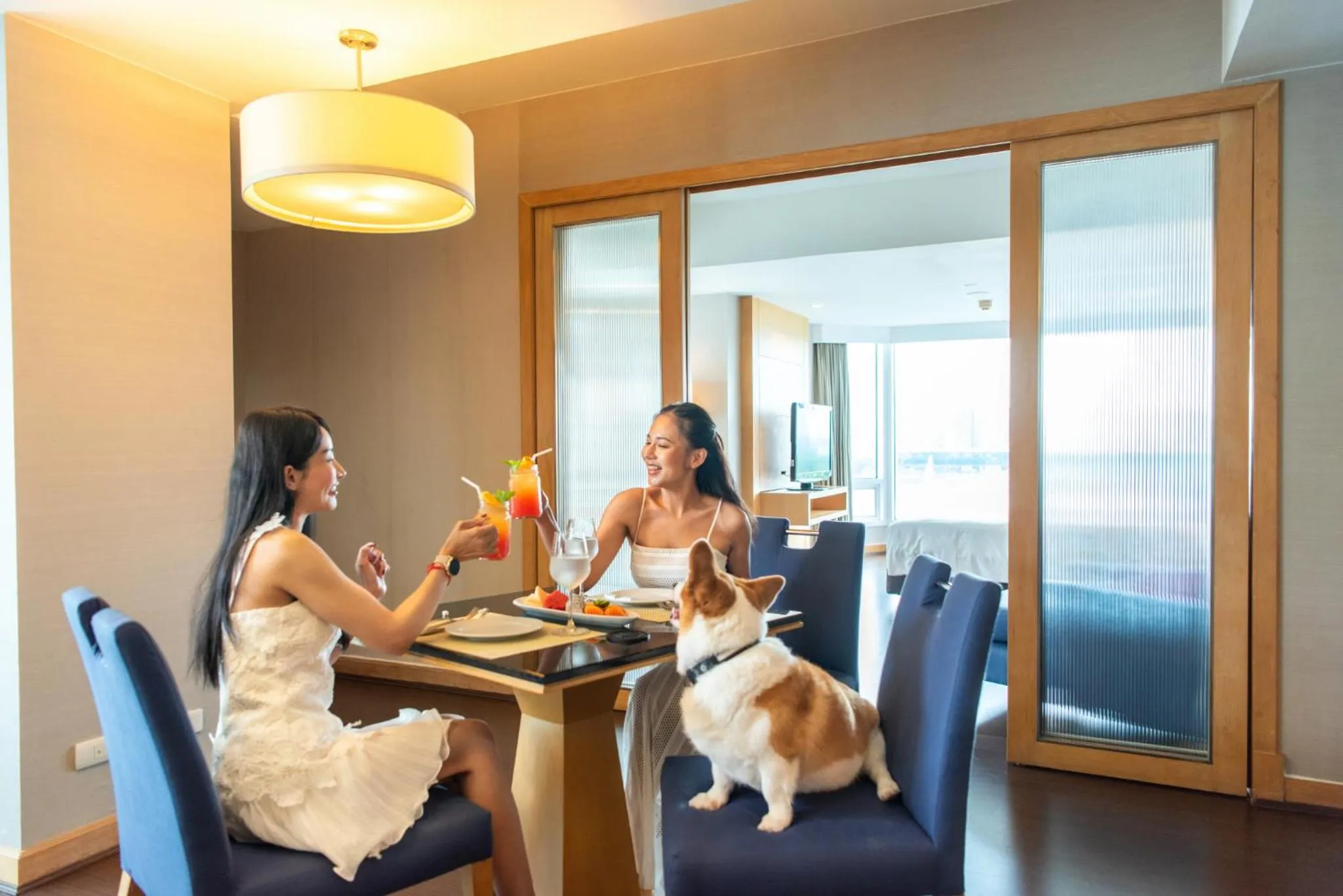 Dining area in Sora Resort & Suites Sukhumvit