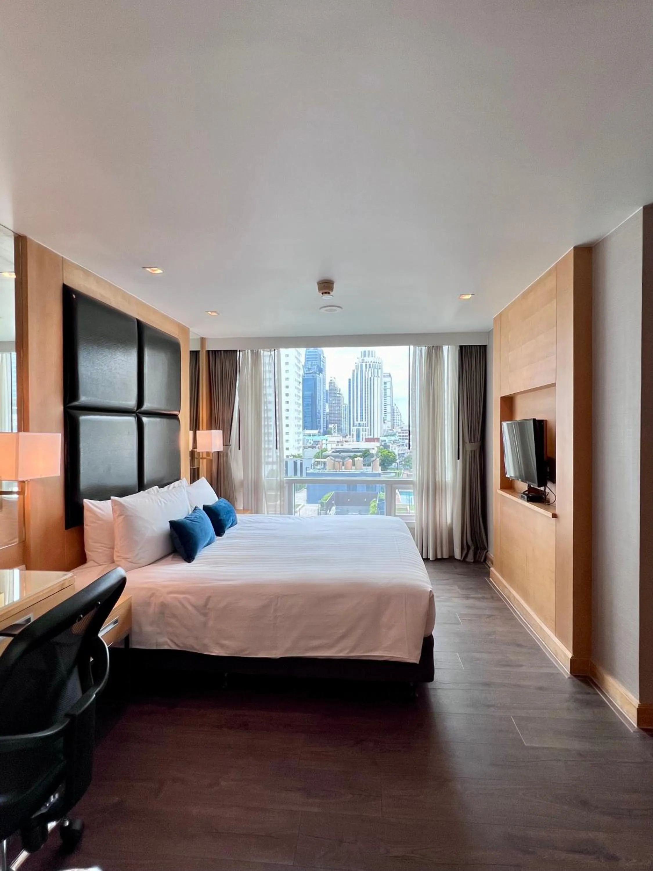 Bed in Sora Resort & Suites Sukhumvit