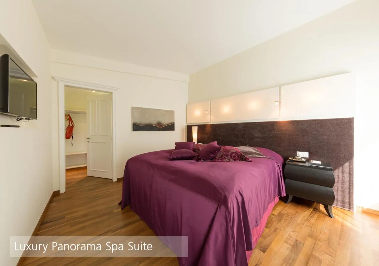 Bedroom, Bed in Lenkerhof gourmet spa resort - Relais & Châteaux