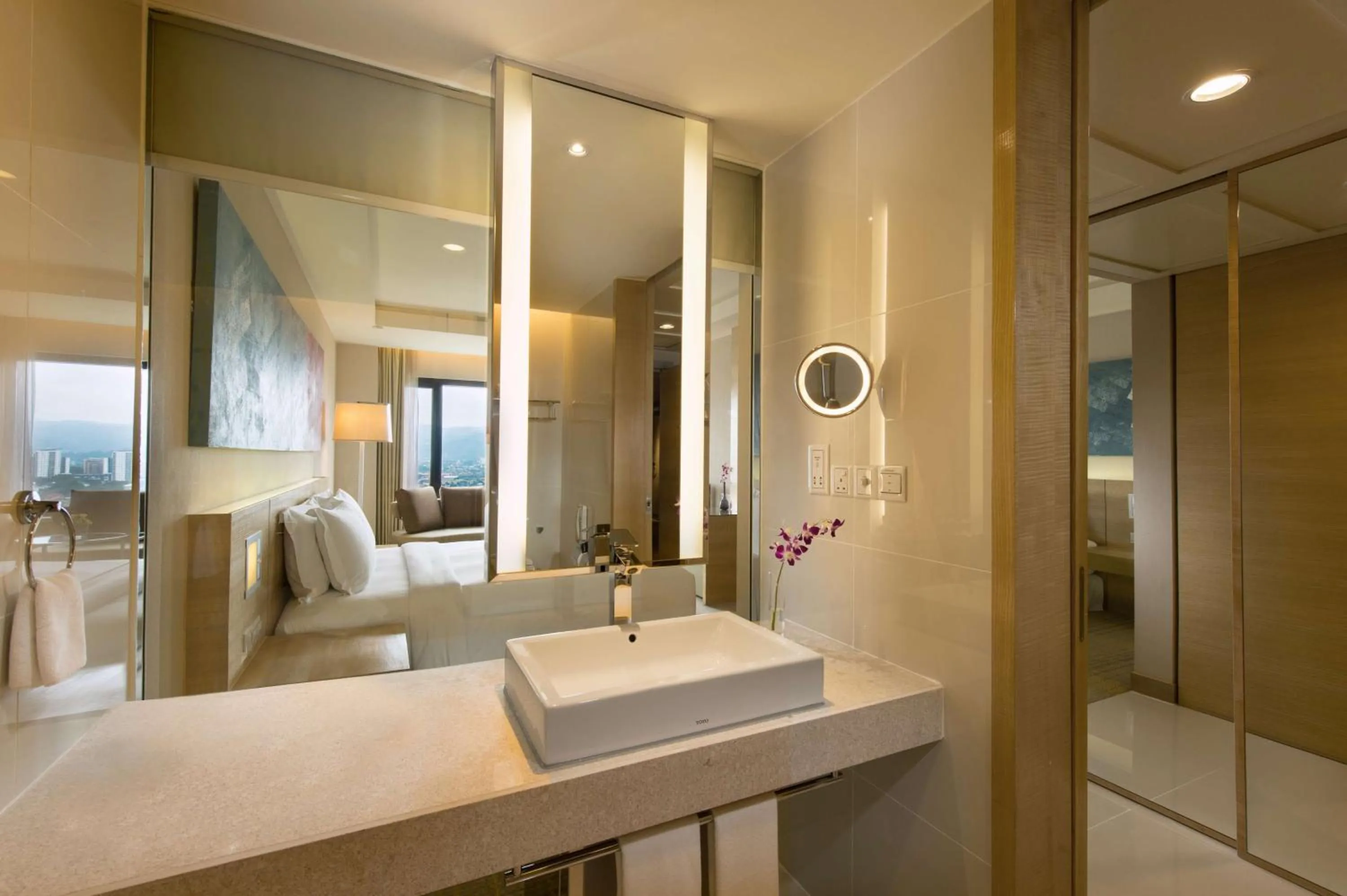 Toilet, Bed in DoubleTree By Hilton Kuala Lumpur