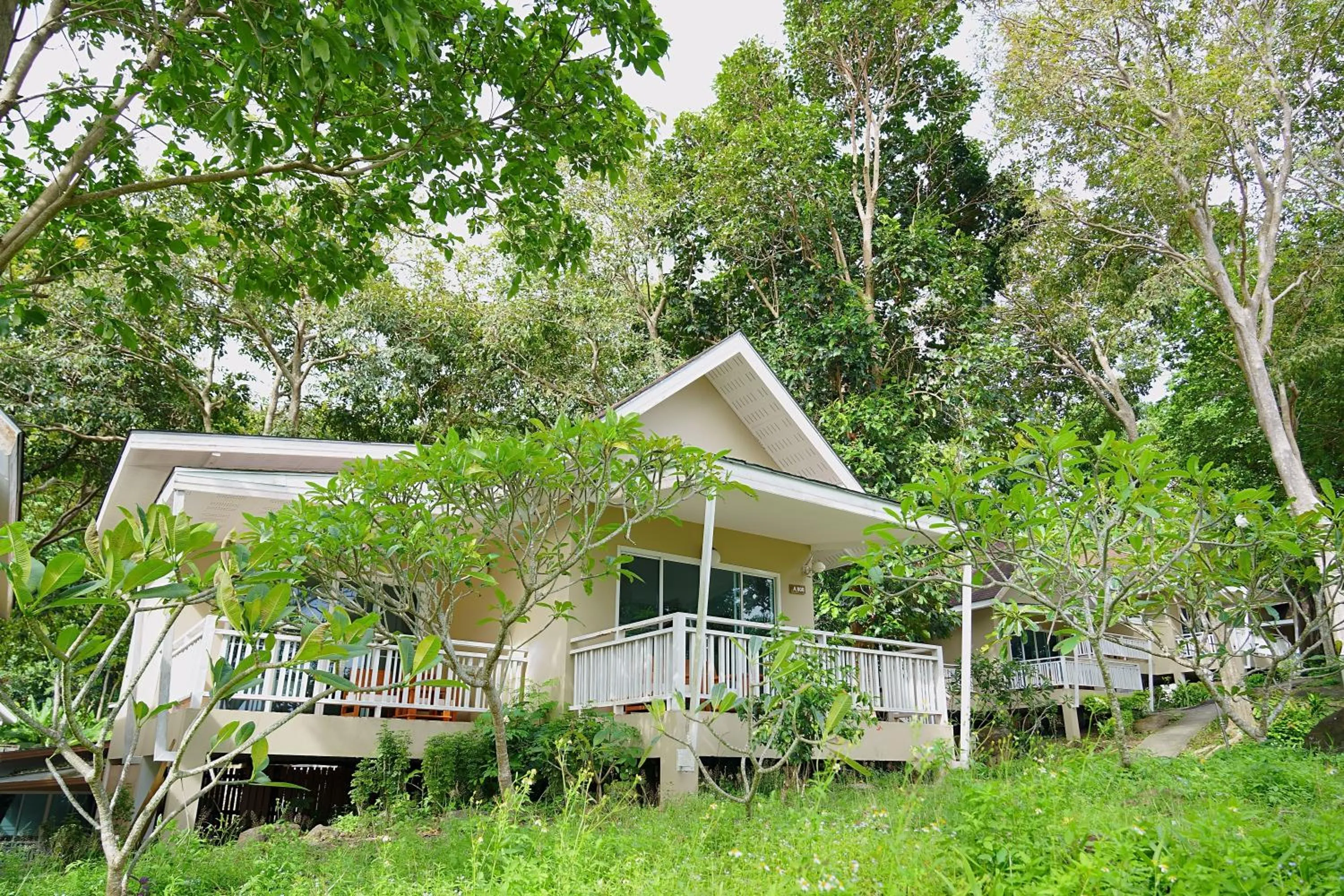 Property building in Bayview Resort Phi Phi Island - Beach Front Resort