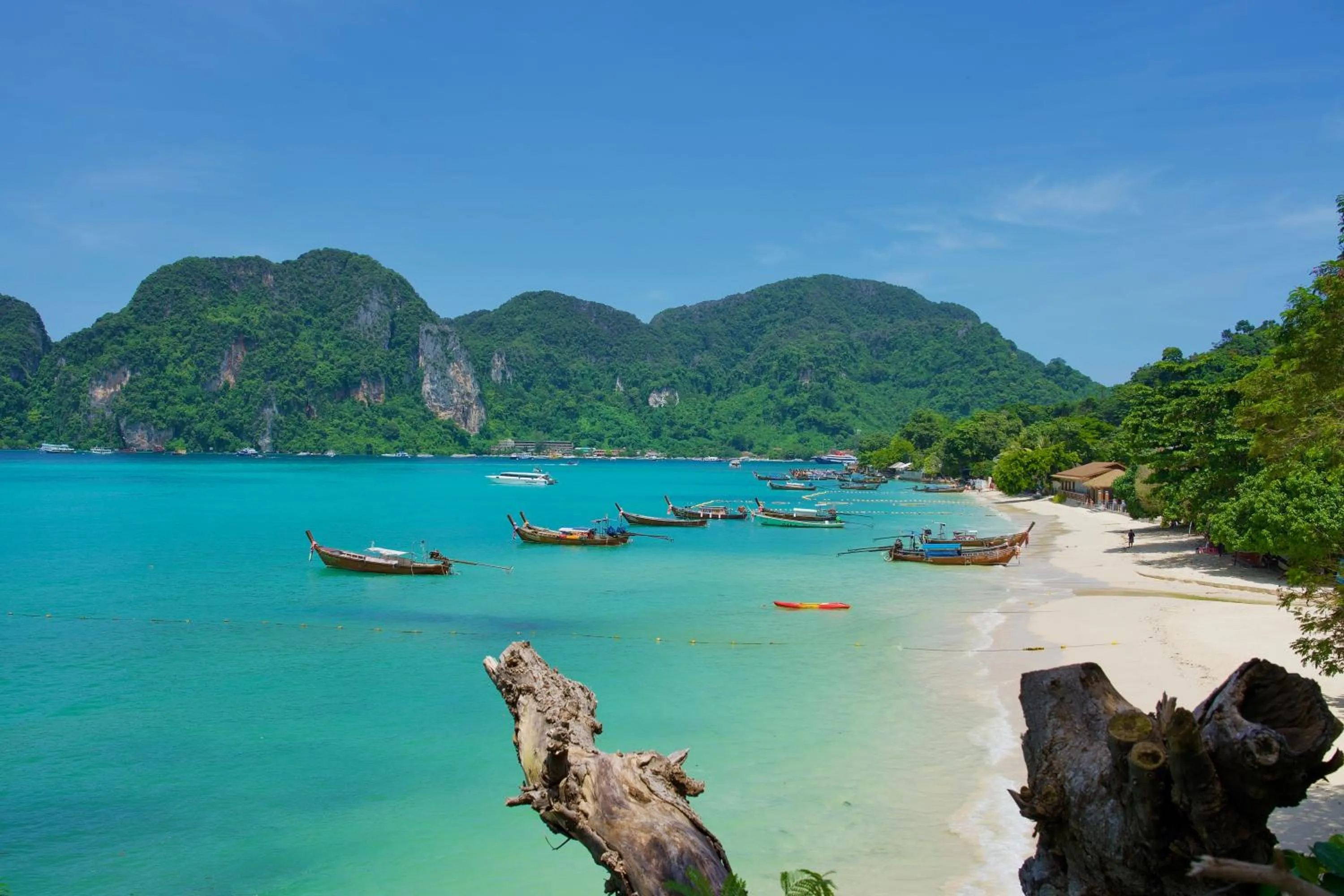 Beach in Bayview Resort Phi Phi Island - Beach Front Resort