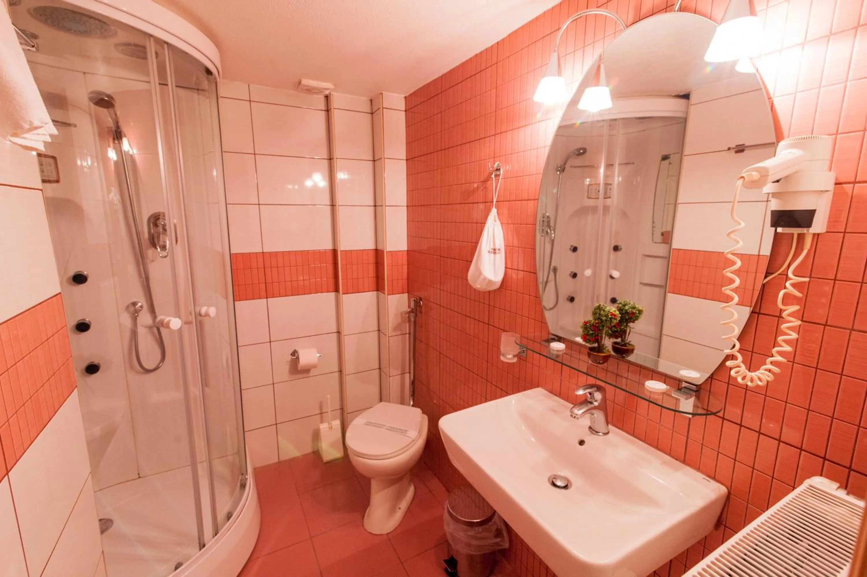 Bathroom in Krikonis Hotel