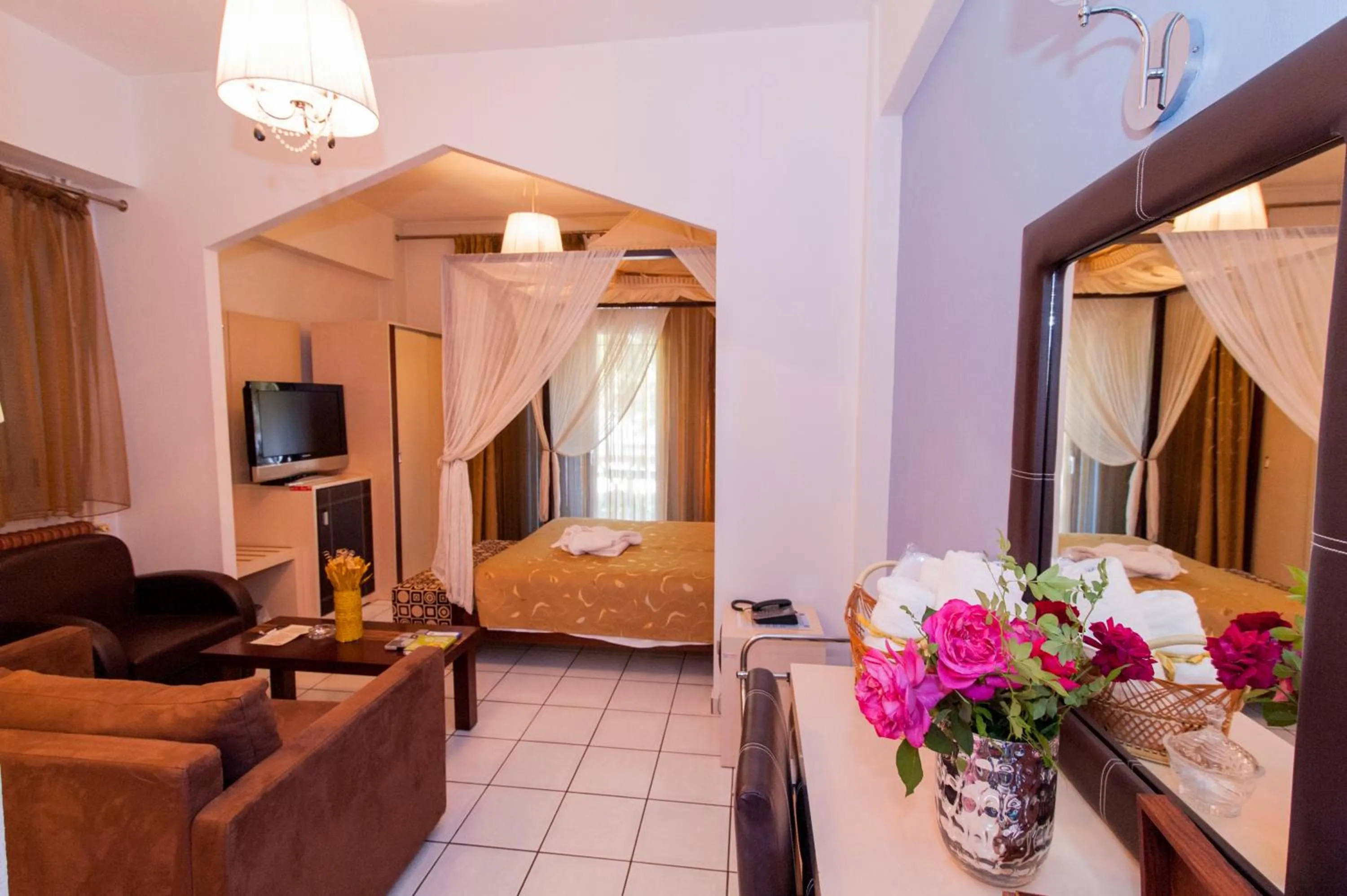 Bedroom, Bed in Krikonis Hotel