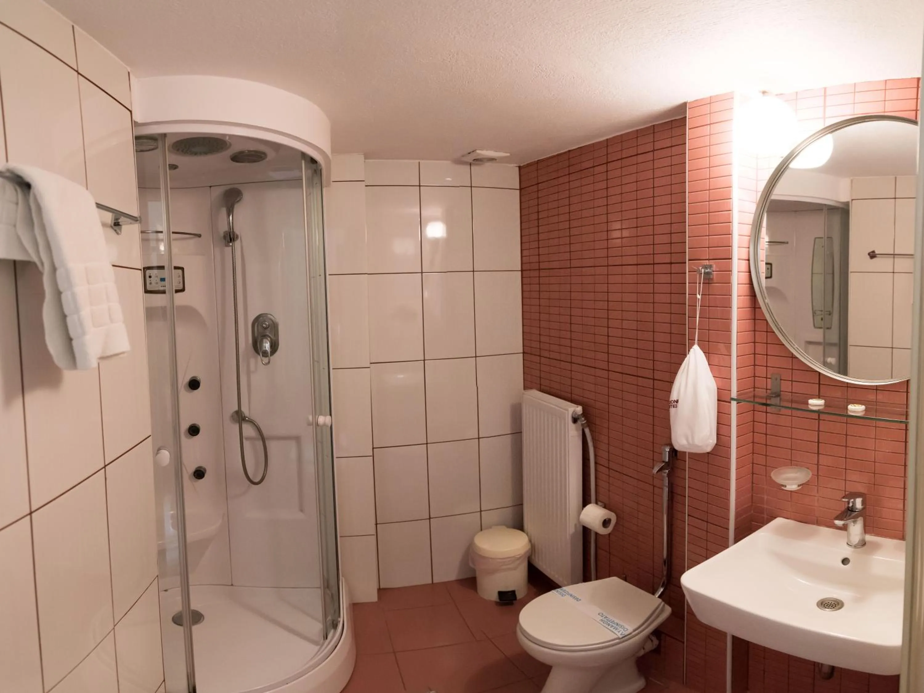 Shower in Krikonis Hotel