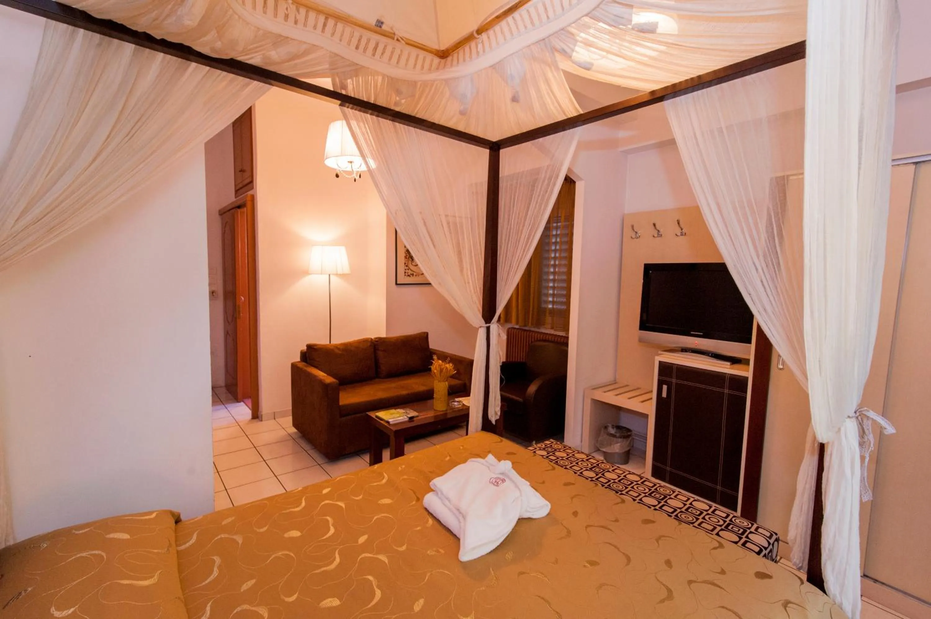 Bed in Krikonis Hotel