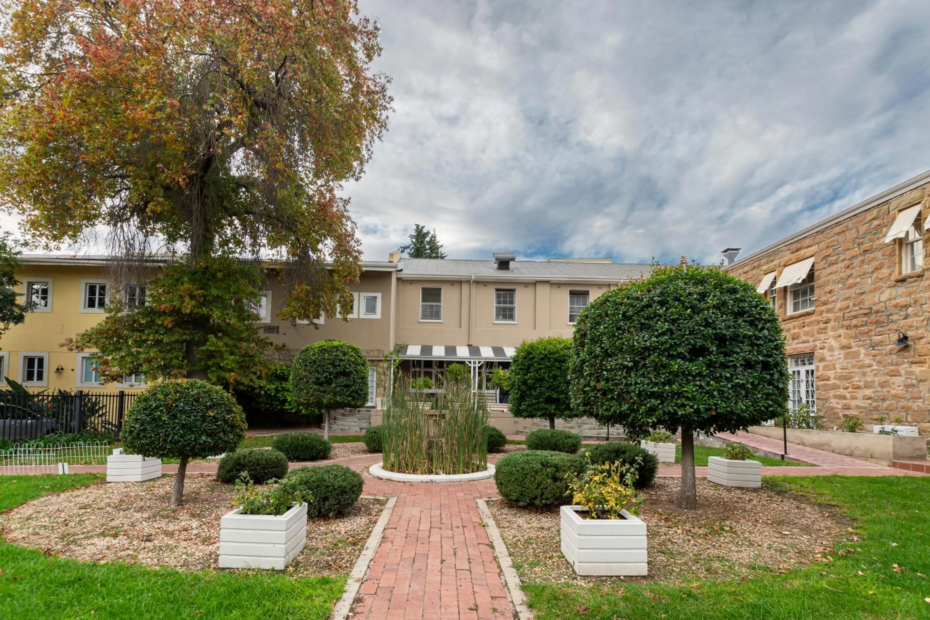 Day in Queen's Hotel by BON Hotels