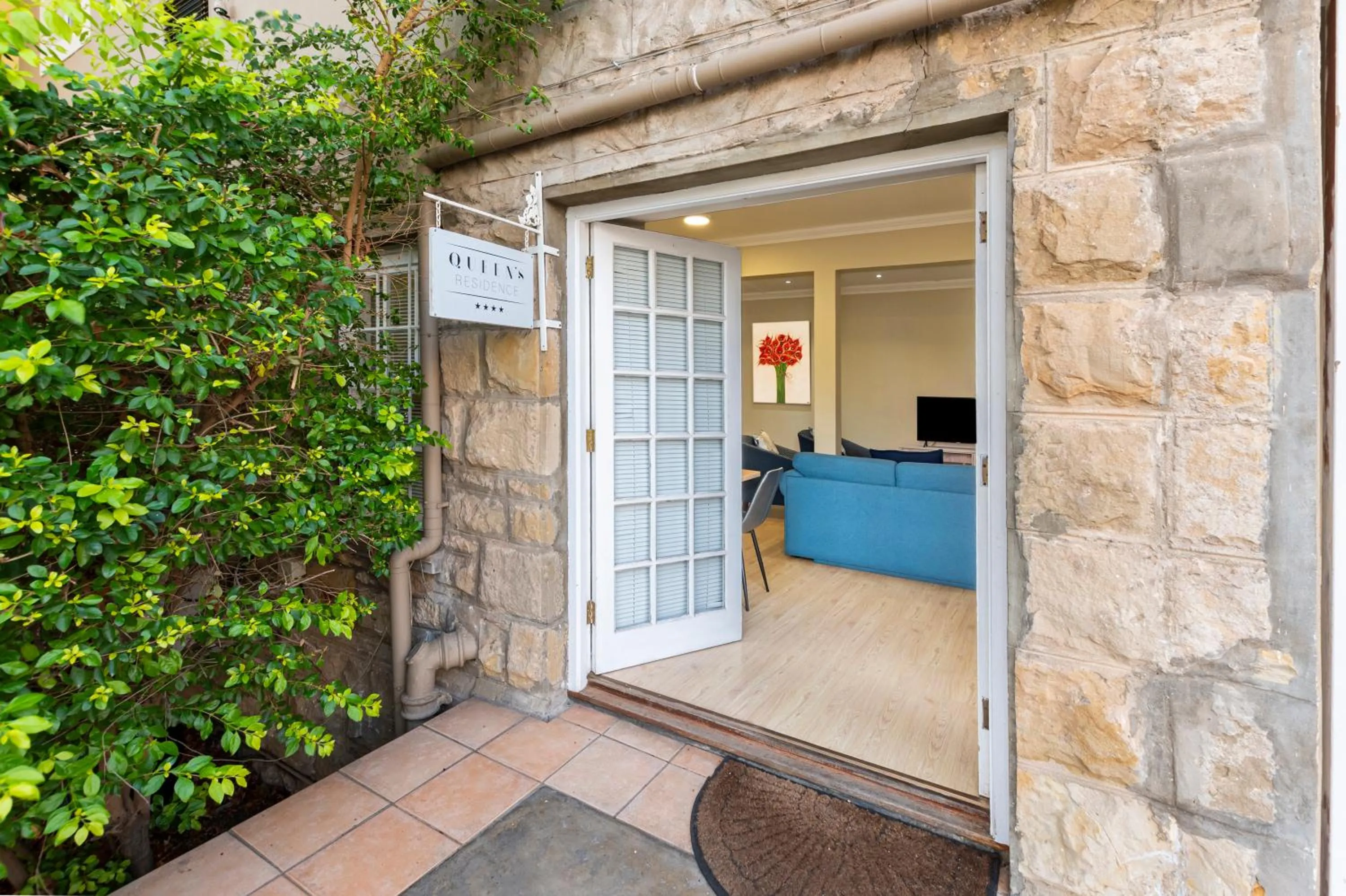 View (from property/room) in Queen's Hotel by BON Hotels