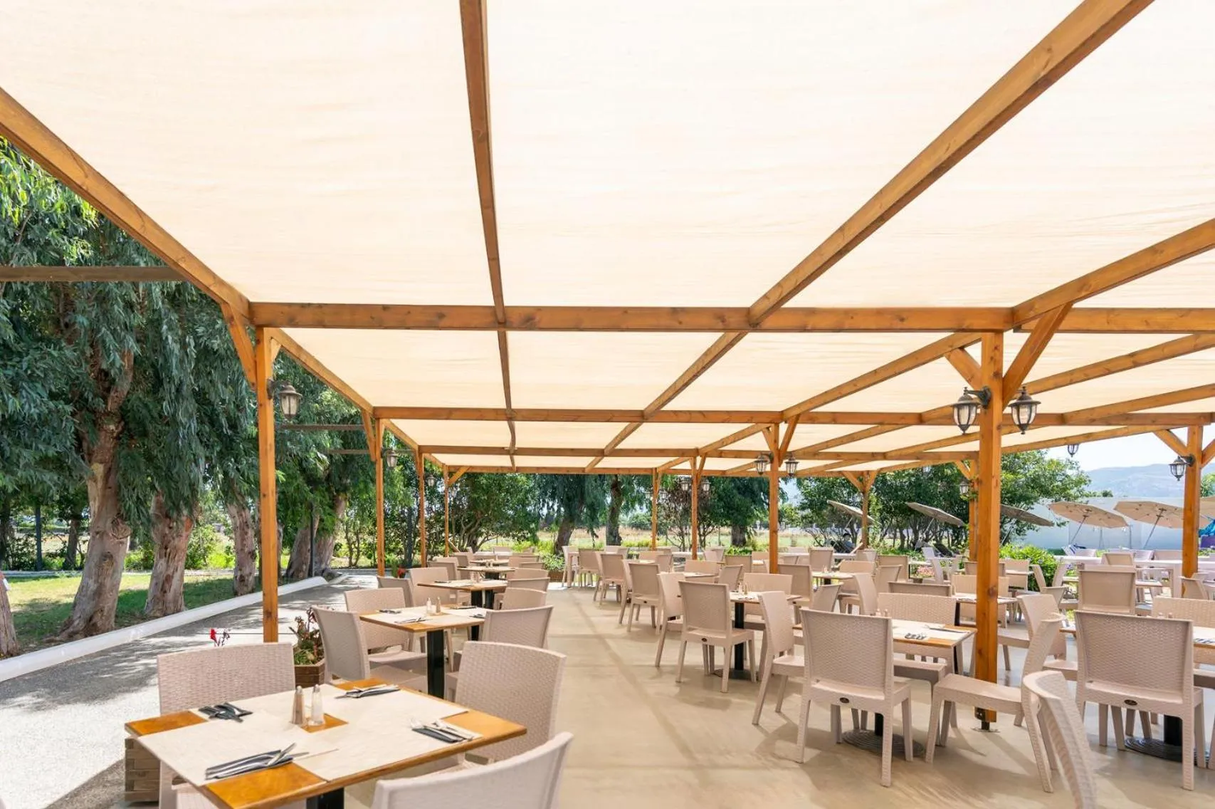 Restaurant/places to eat in Smy Kos Beach & Splash