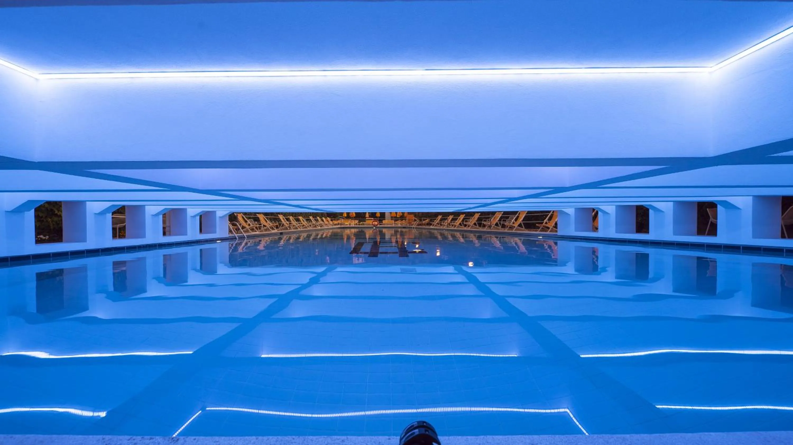Swimming pool in Hotel Continental