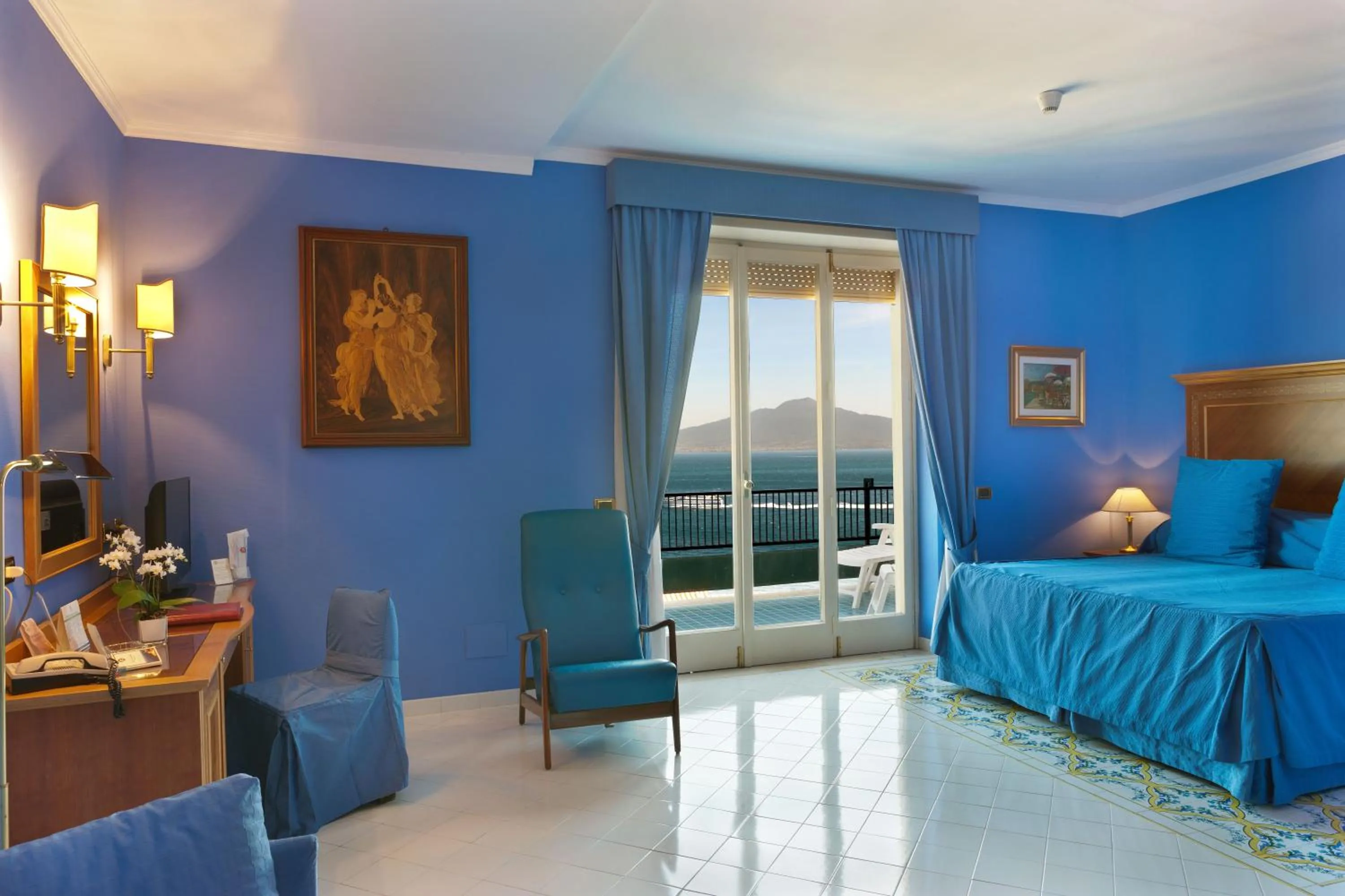 Photo of the whole room, Bed in Hotel Continental