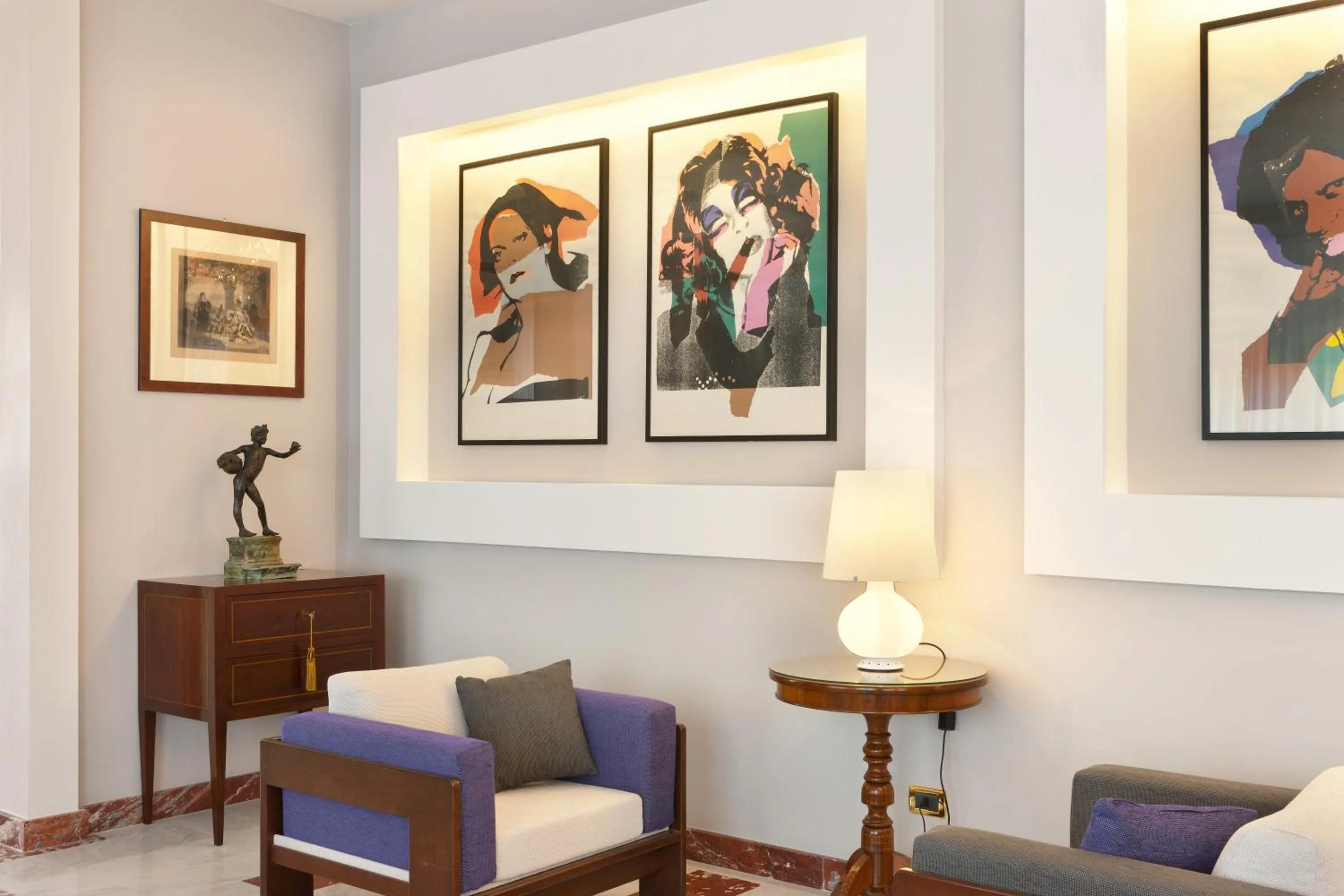 Decorative detail in Hotel Continental