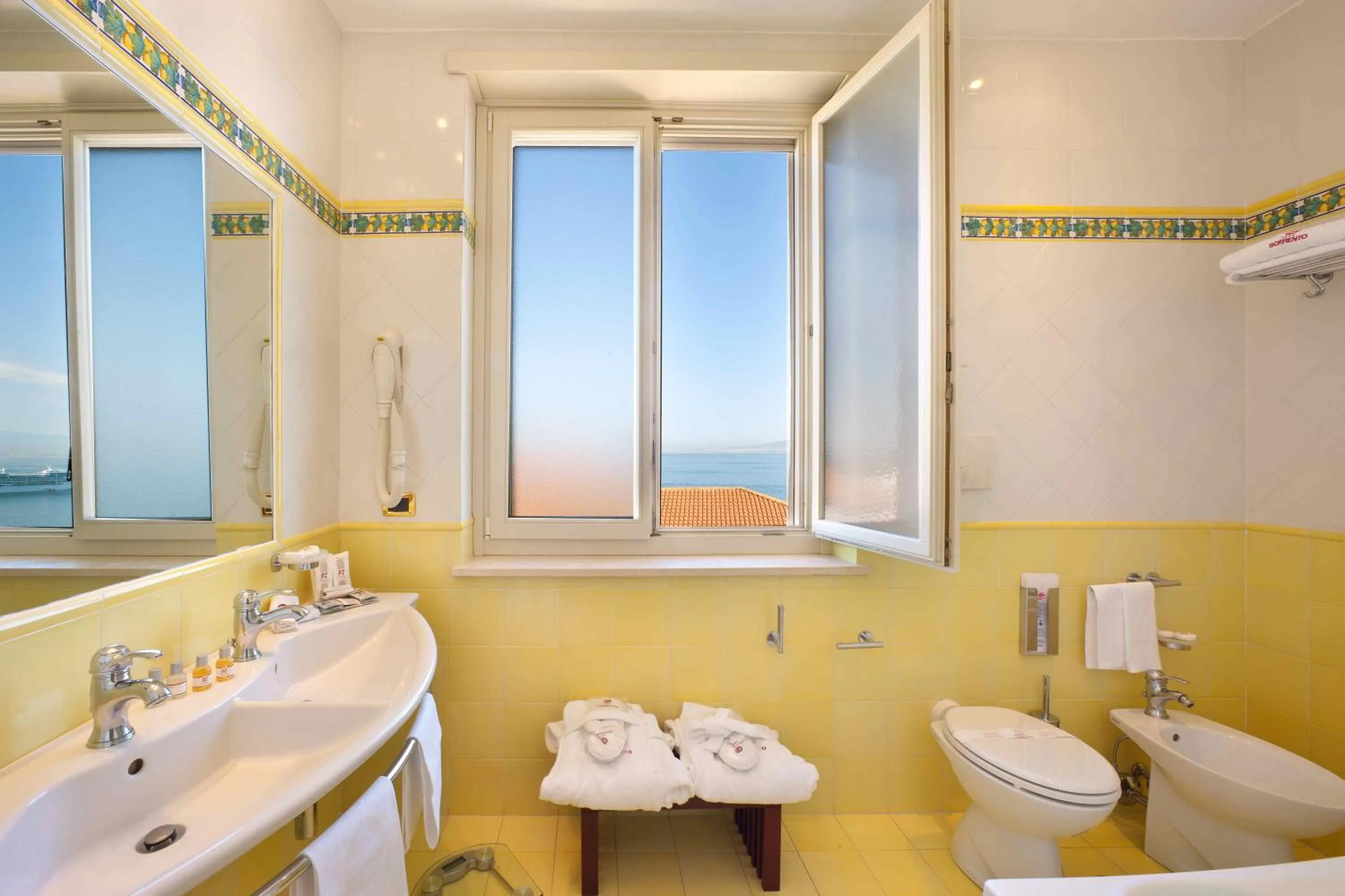 Bathroom in Hotel Continental