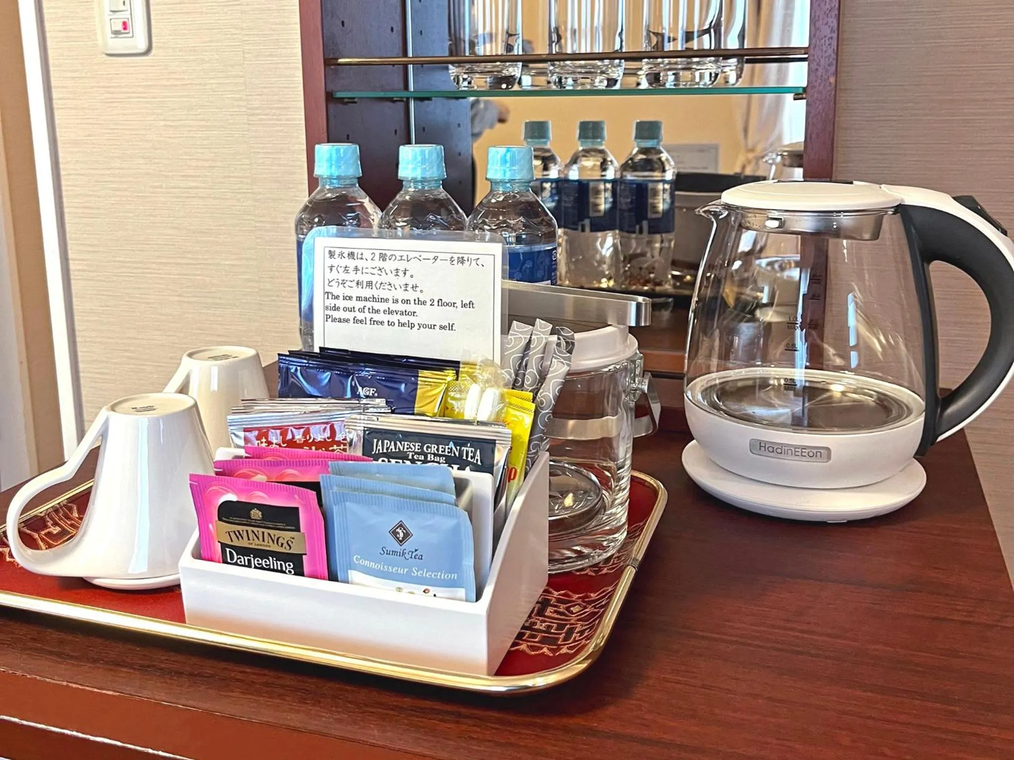 Photo of the whole room in Shibuya Creston Hotel