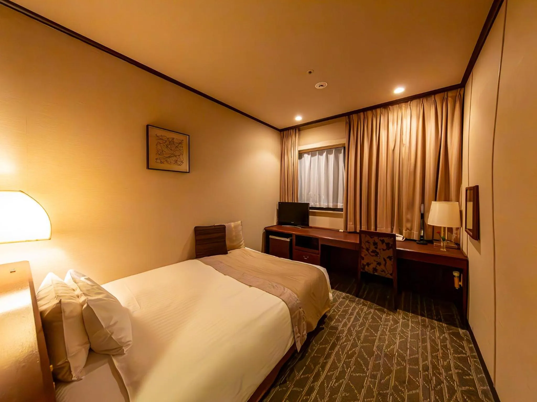 Photo of the whole room, Bed in Shibuya Creston Hotel