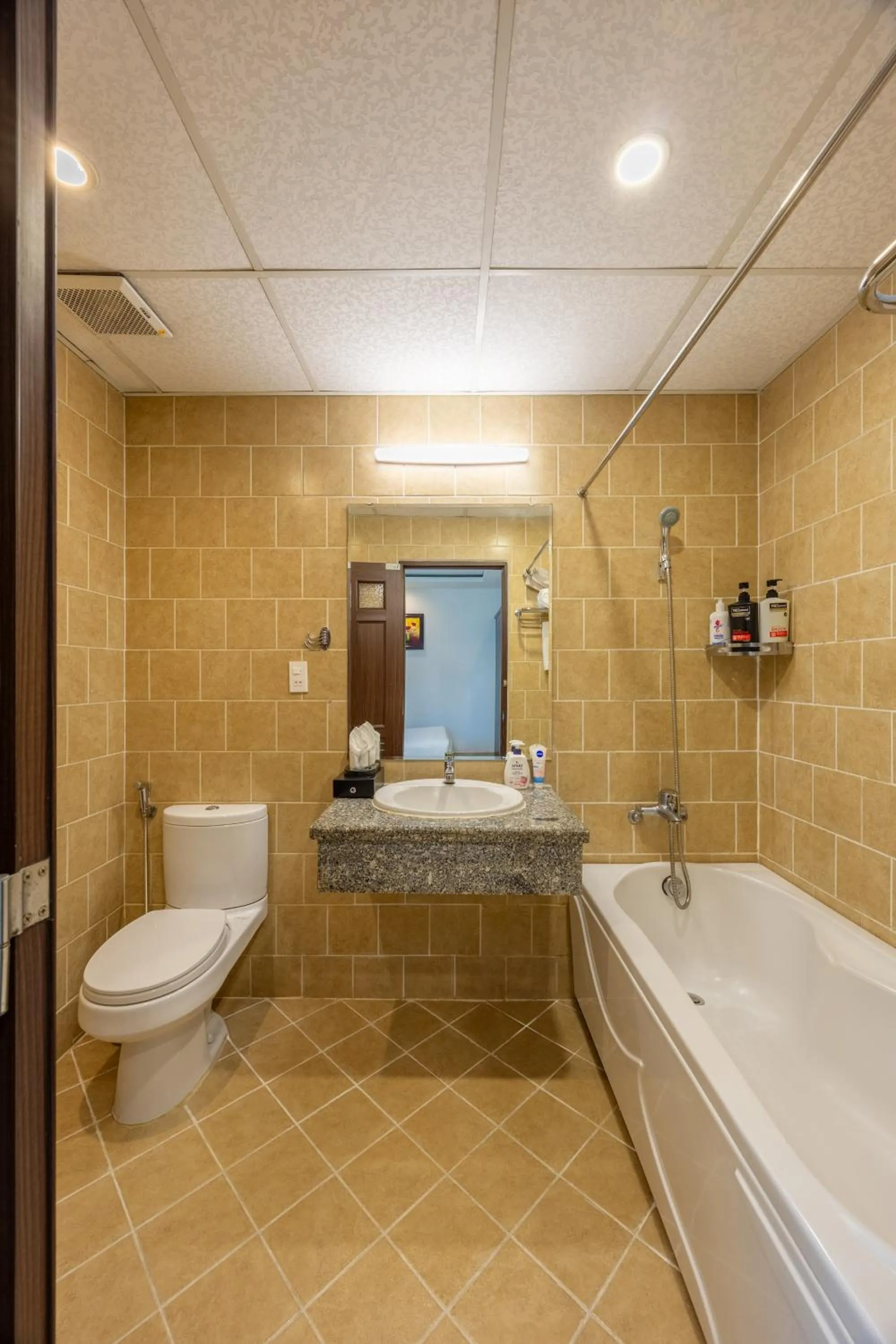 Shower in A25 Hotel - 29 Bùi Thị Xuân