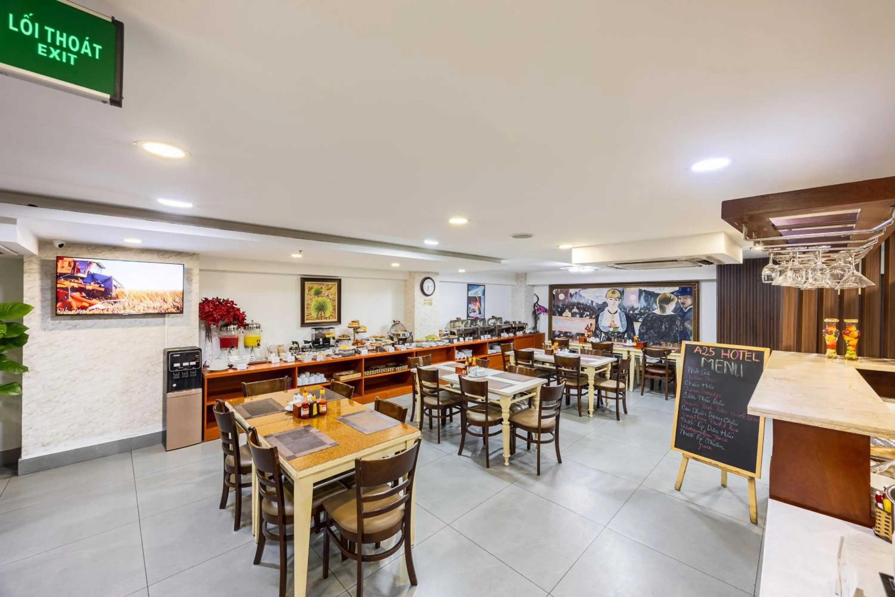 Restaurant/places to eat in A25 Hotel - 29 Bùi Thị Xuân