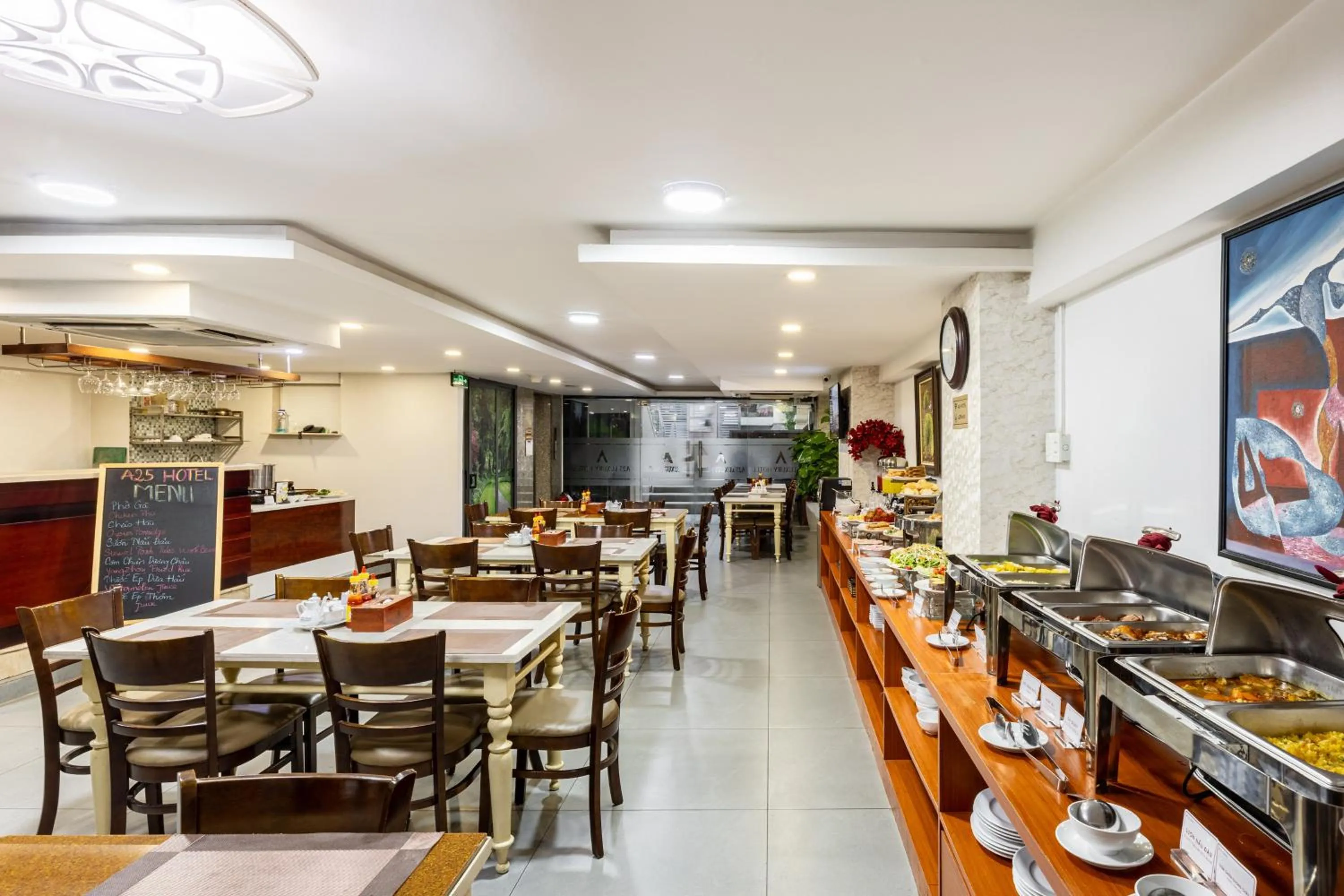 Restaurant/places to eat in A25 Hotel - 29 Bùi Thị Xuân