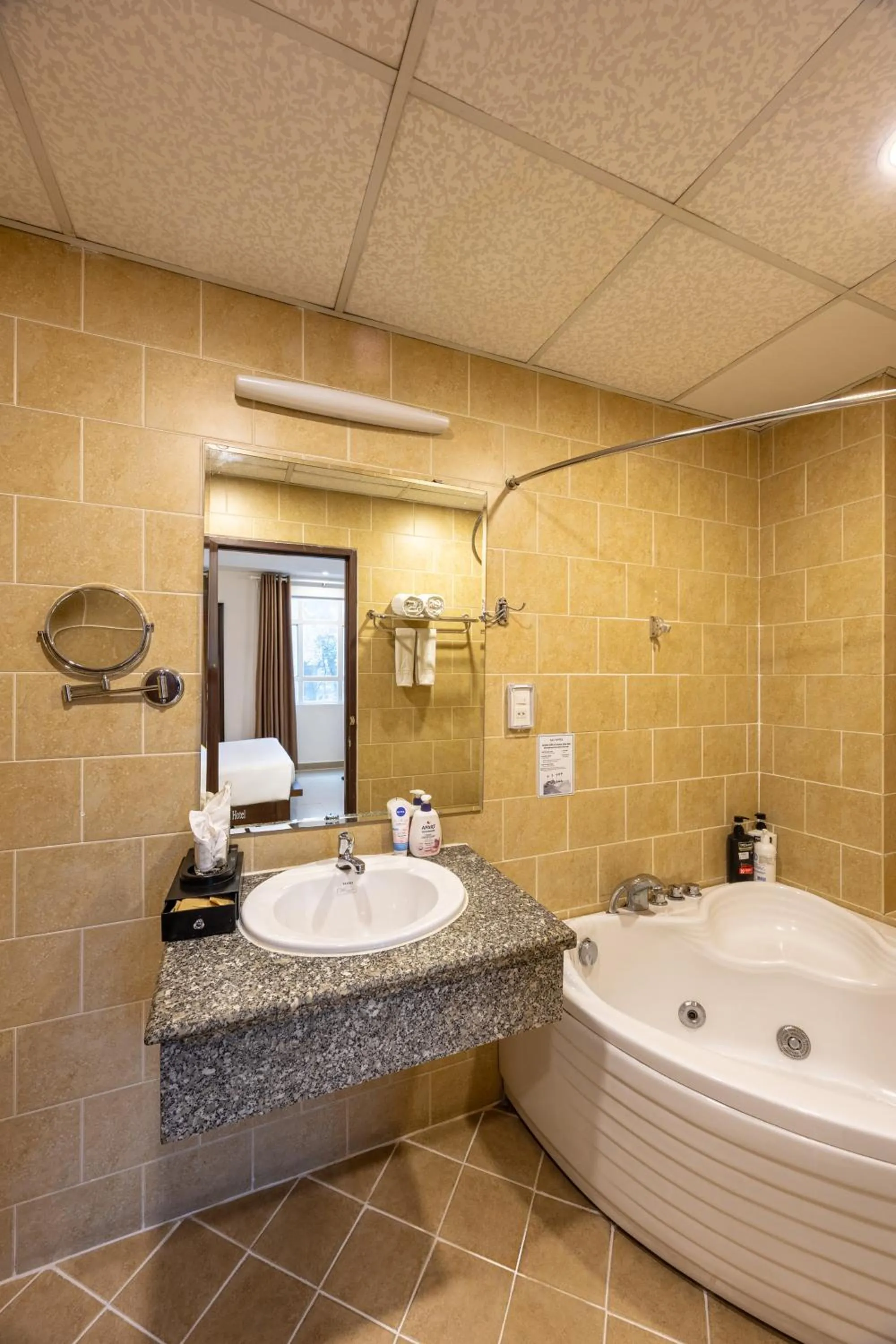 Shower in A25 Hotel - 29 Bùi Thị Xuân