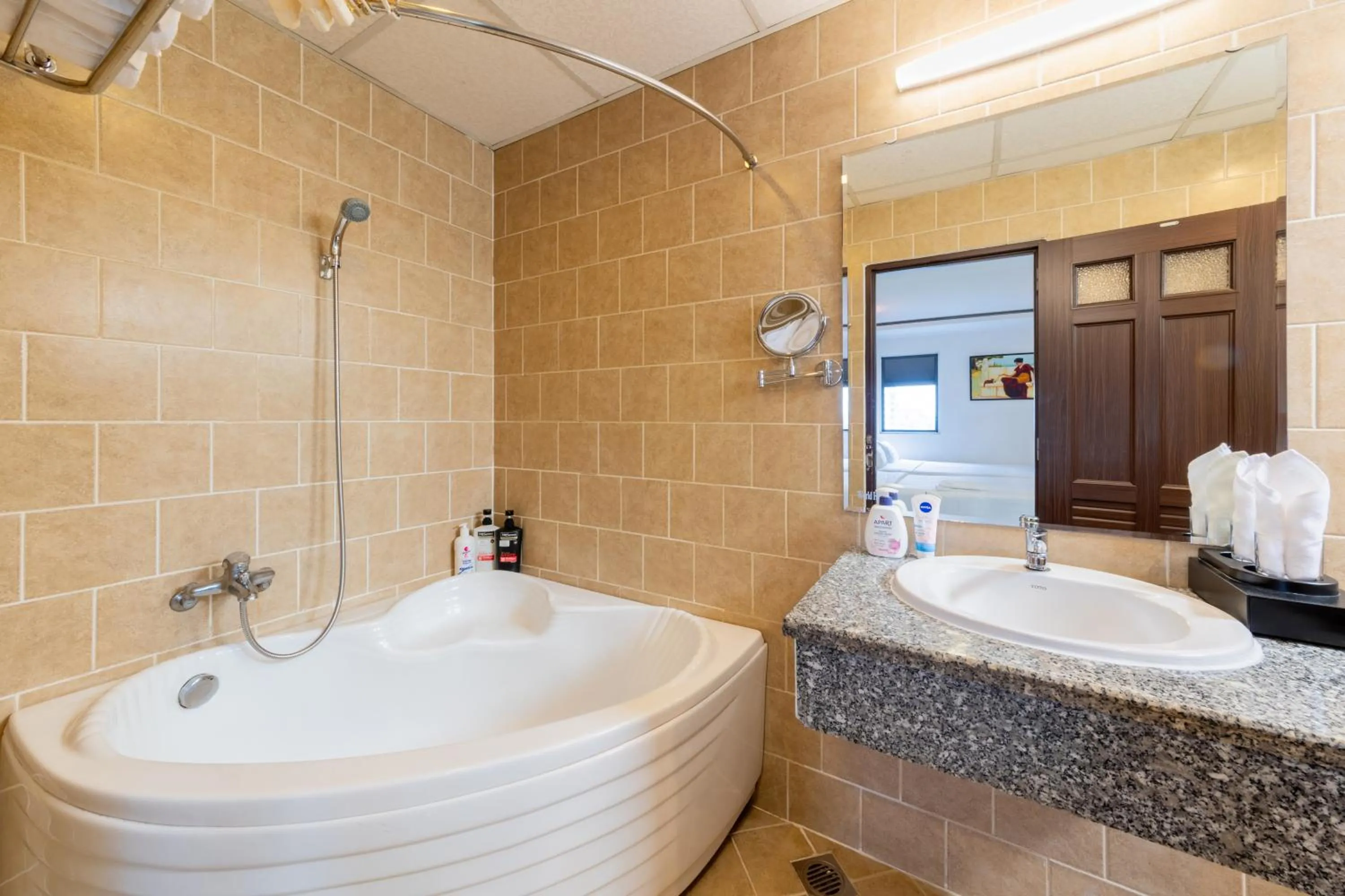 Shower in A25 Hotel - 29 Bùi Thị Xuân