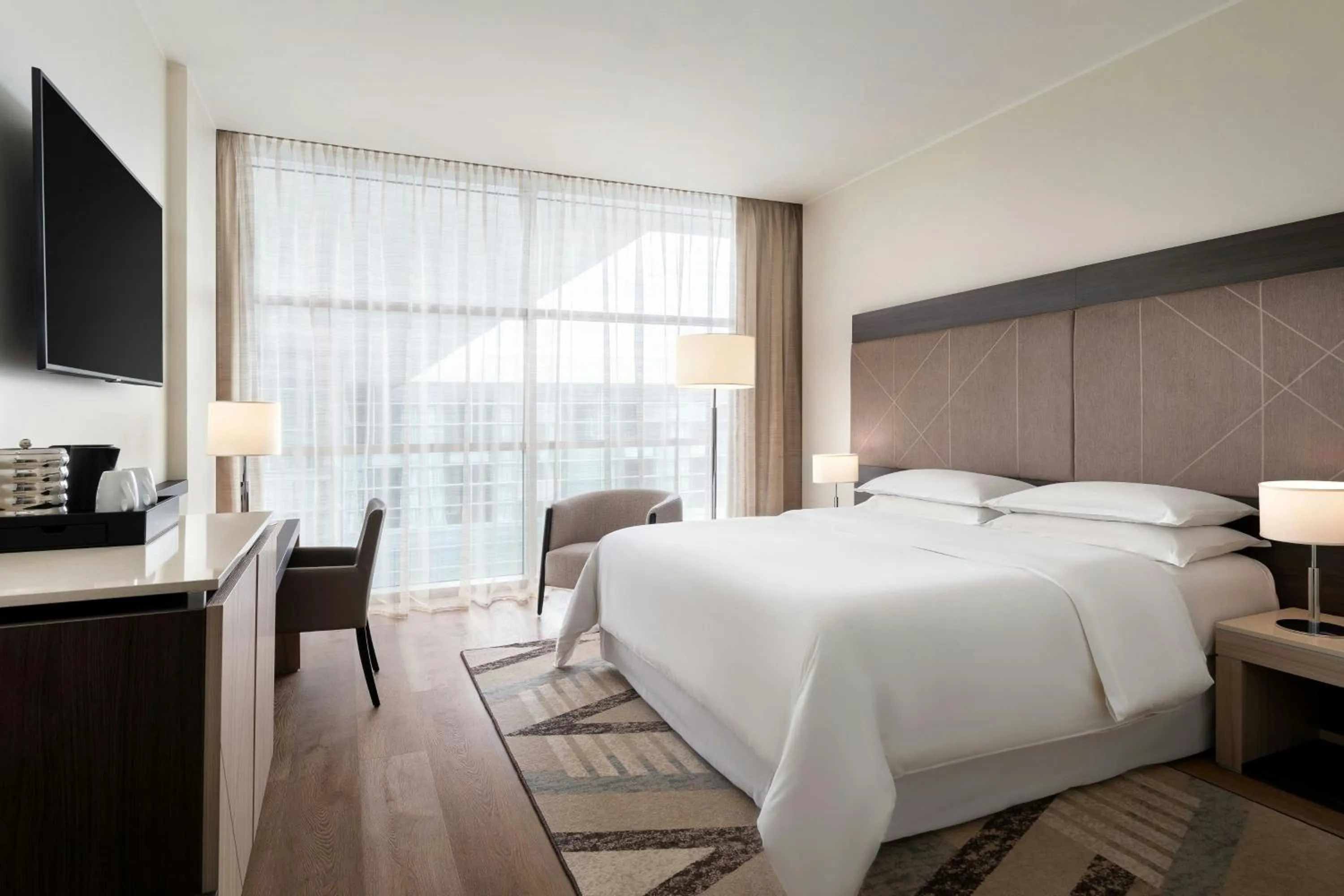 Bedroom, Bed in Sheraton Milan Malpensa Airport Hotel & Conference Centre