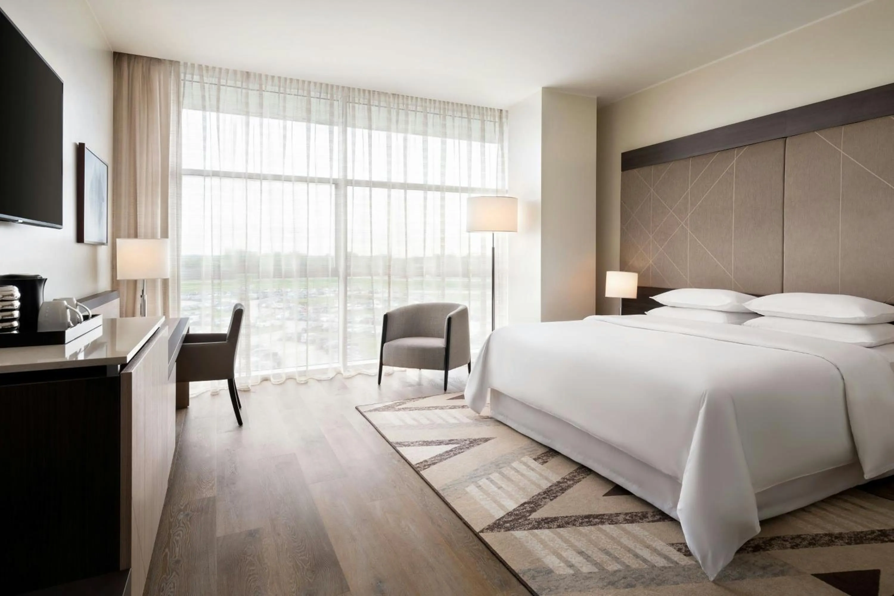 Deluxe King Room in Sheraton Milan Malpensa Airport Hotel & Conference Centre