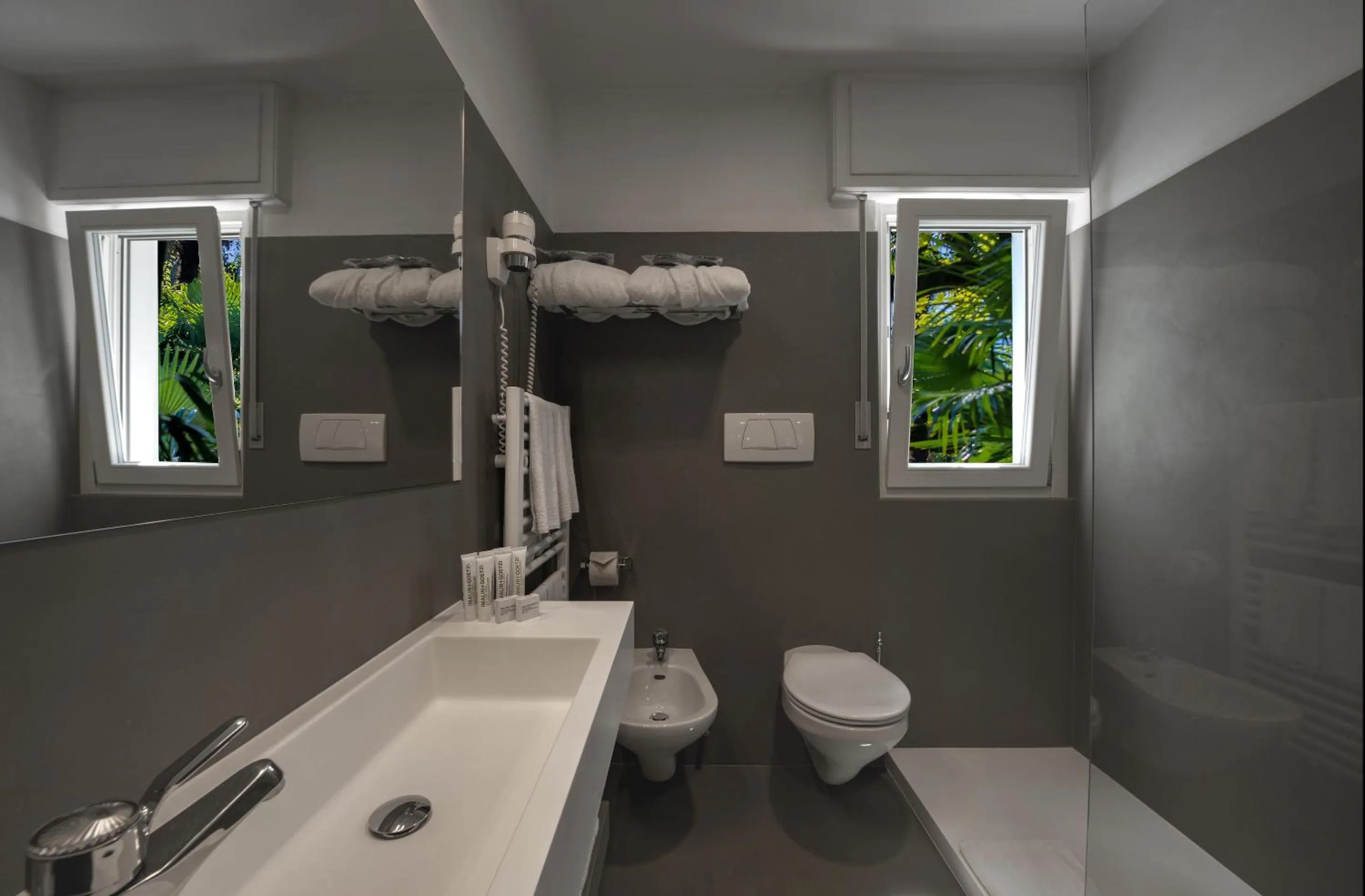 Bathroom in Du Lac Et Du Parc Grand Resort