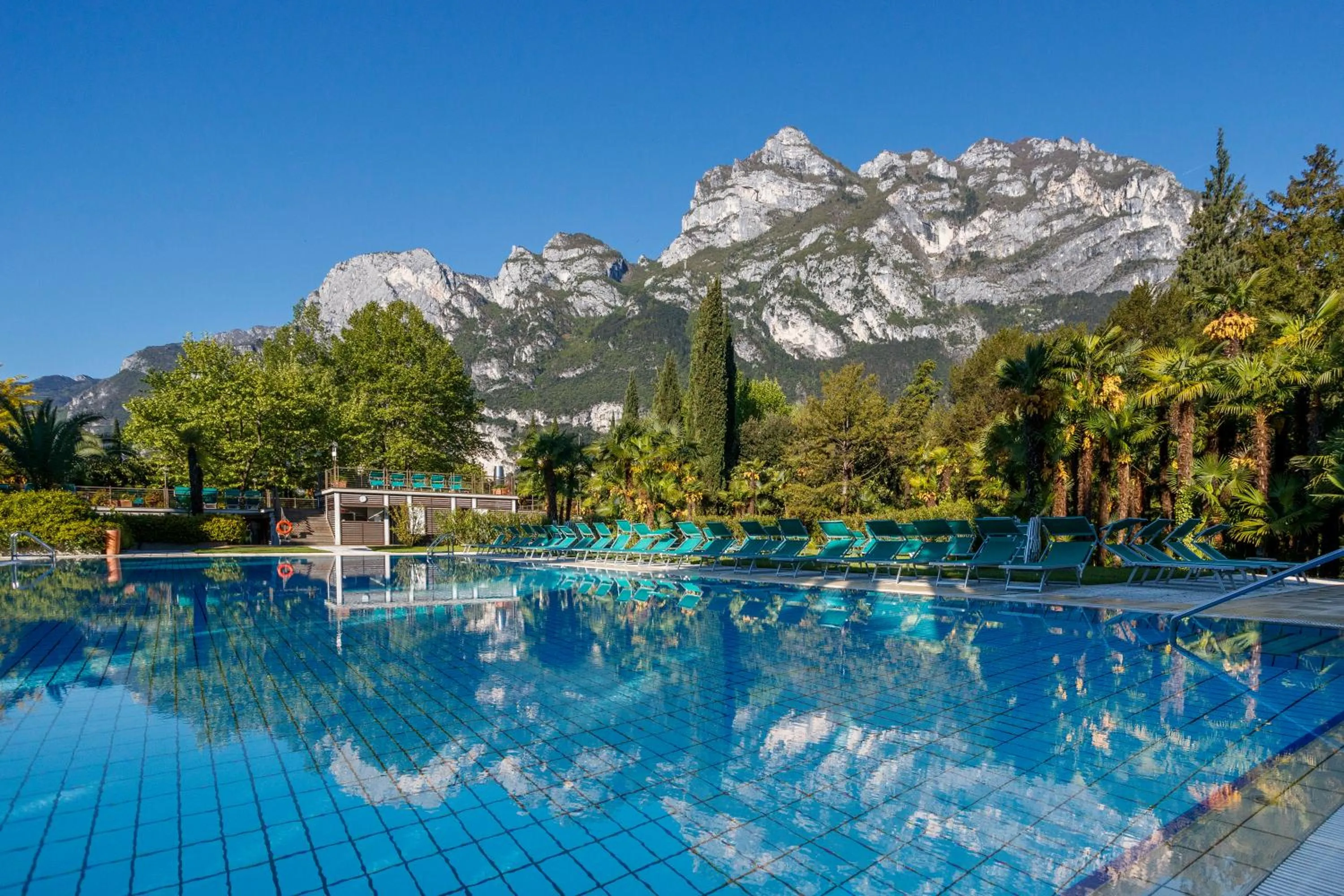 Restaurant/places to eat in Du Lac Et Du Parc Grand Resort