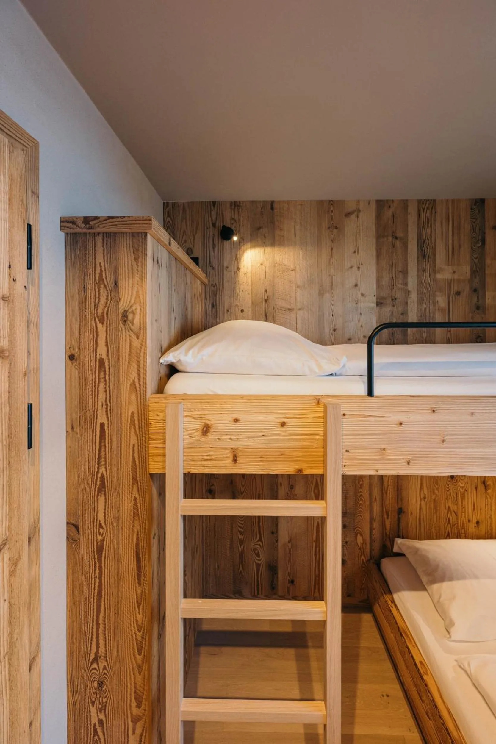 children, Bed in Premium Activehotel Bergkönig