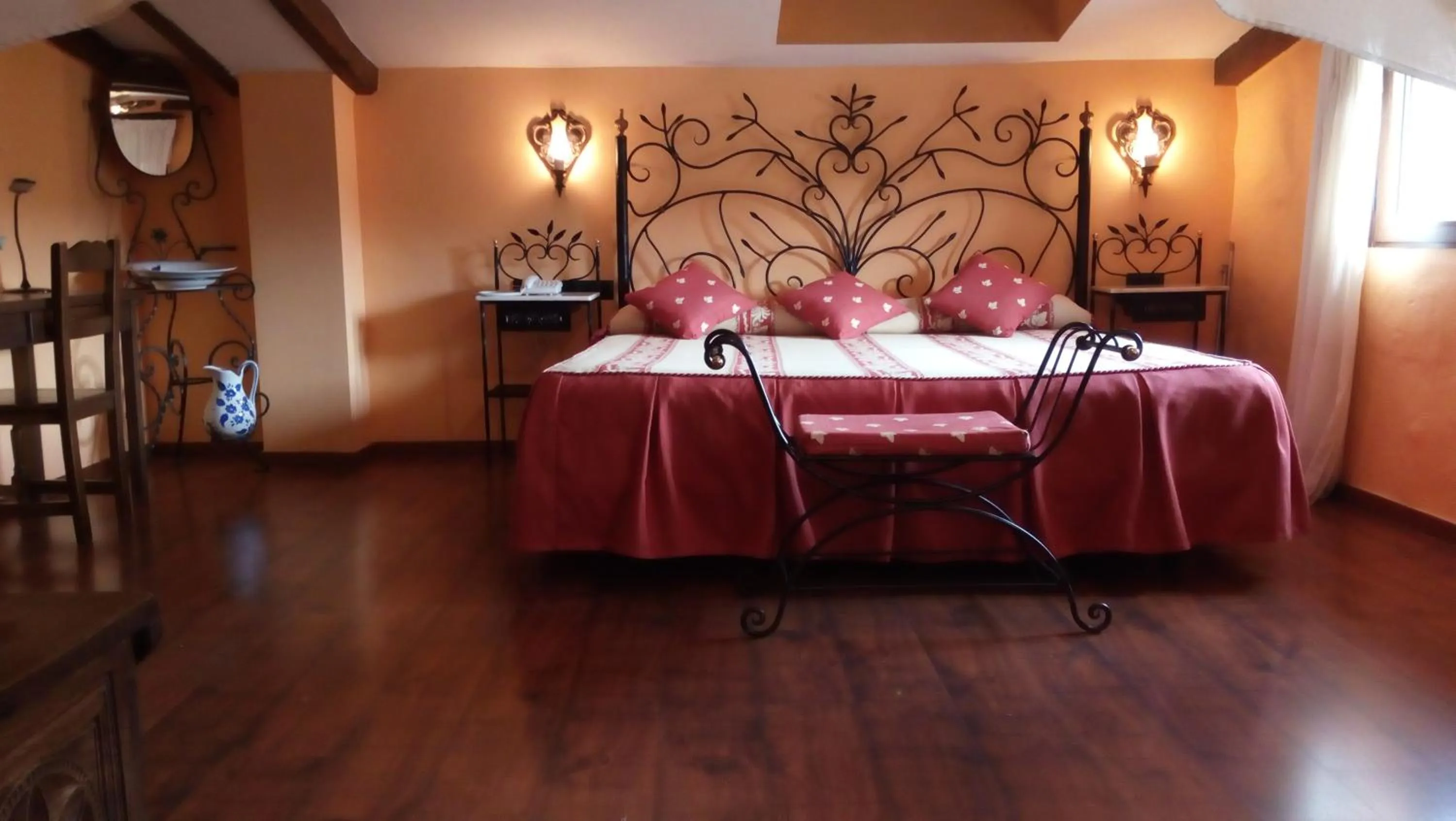 Photo of the whole room, Bed in Hotel Rural Los Angeles en Las Hurdes