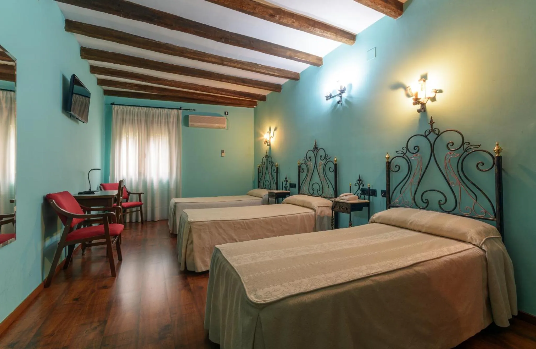 Photo of the whole room, Bed in Hotel Rural Los Angeles en Las Hurdes