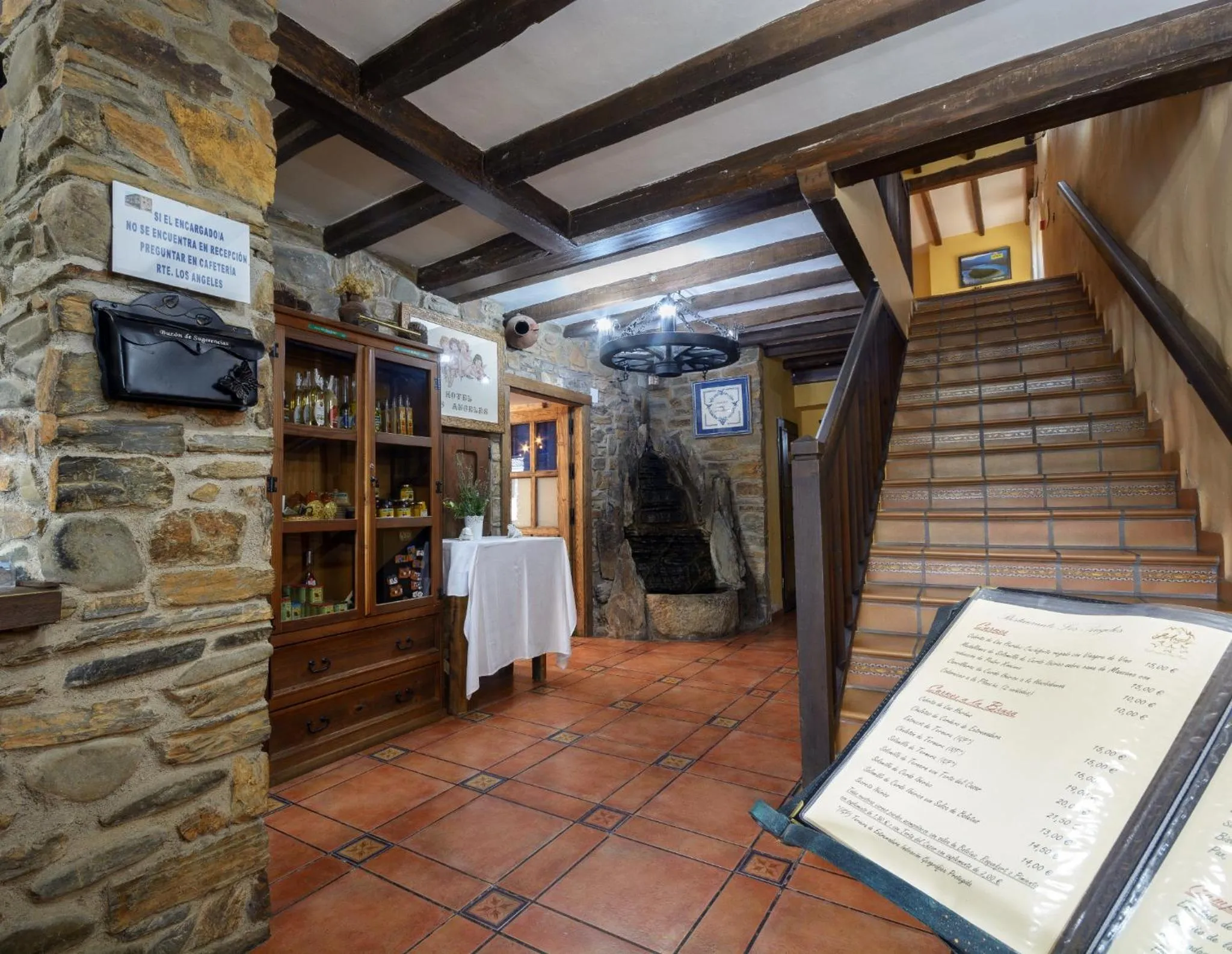 Lobby or reception in Hotel Rural Los Angeles en Las Hurdes