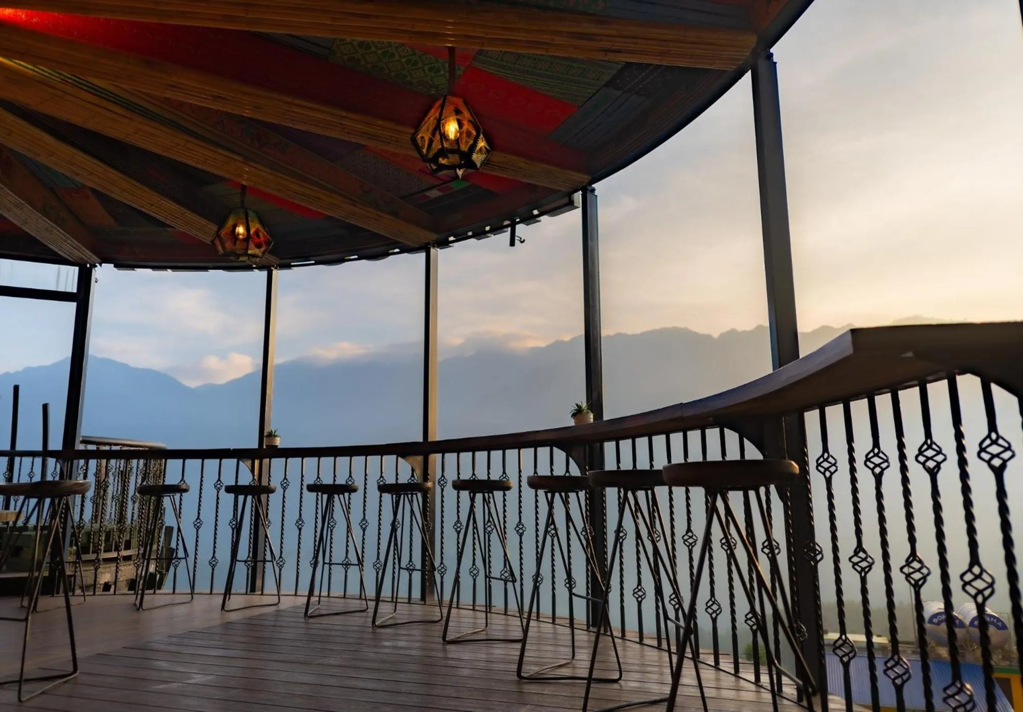 Lounge or bar in Bamboo Sapa Hotel