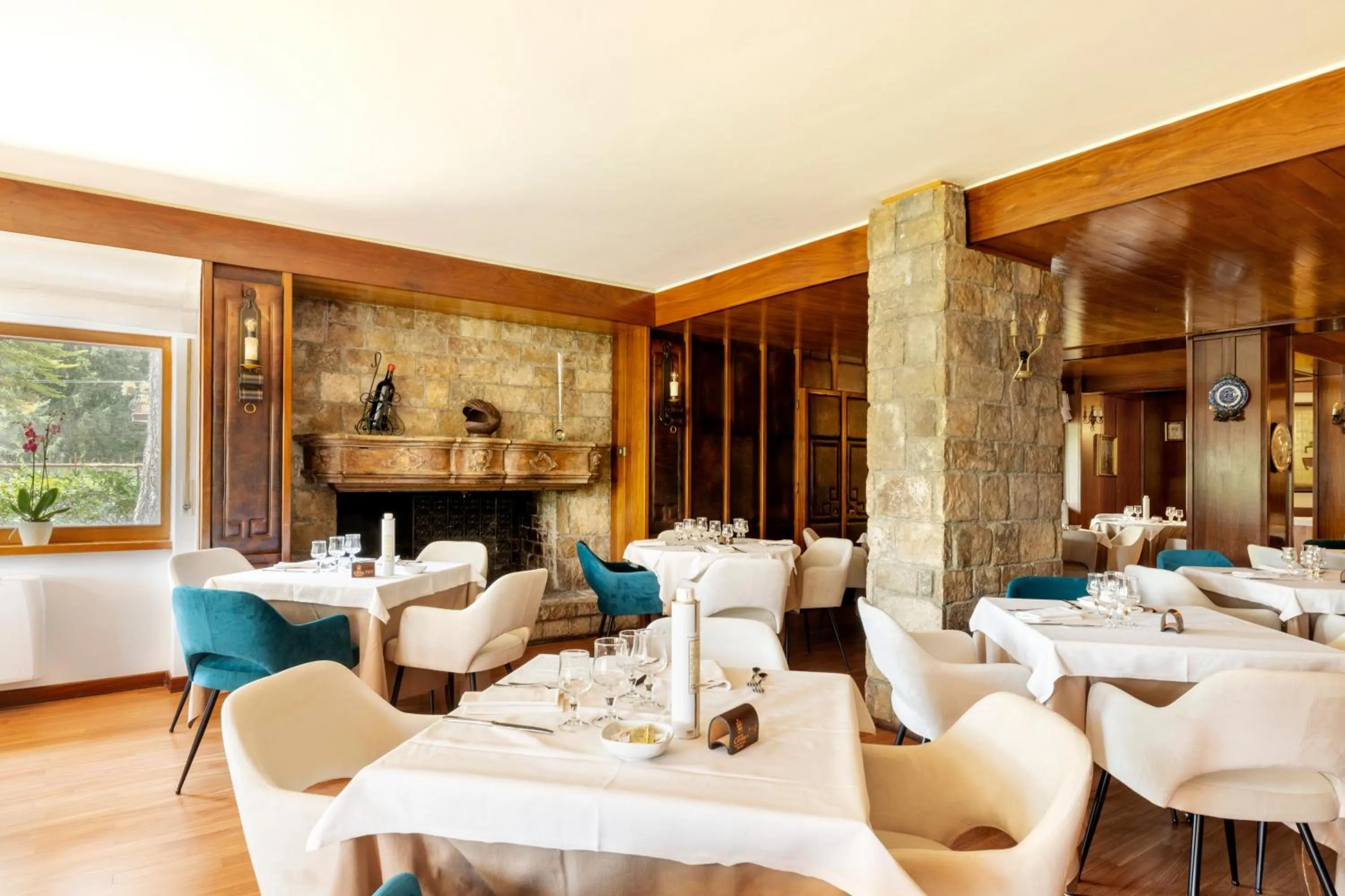 Restaurant/places to eat in Hotel Corona & Spa