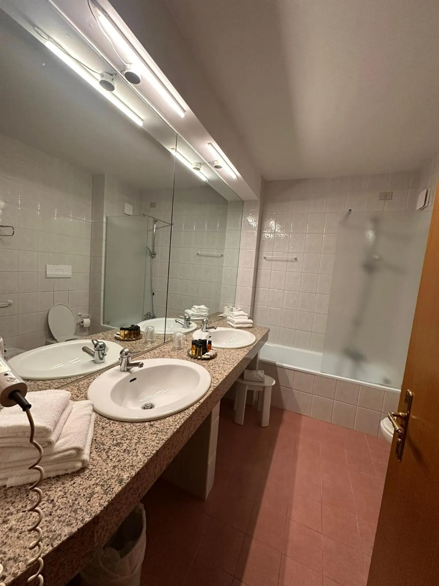 Bathroom in Hotel Corona & Spa