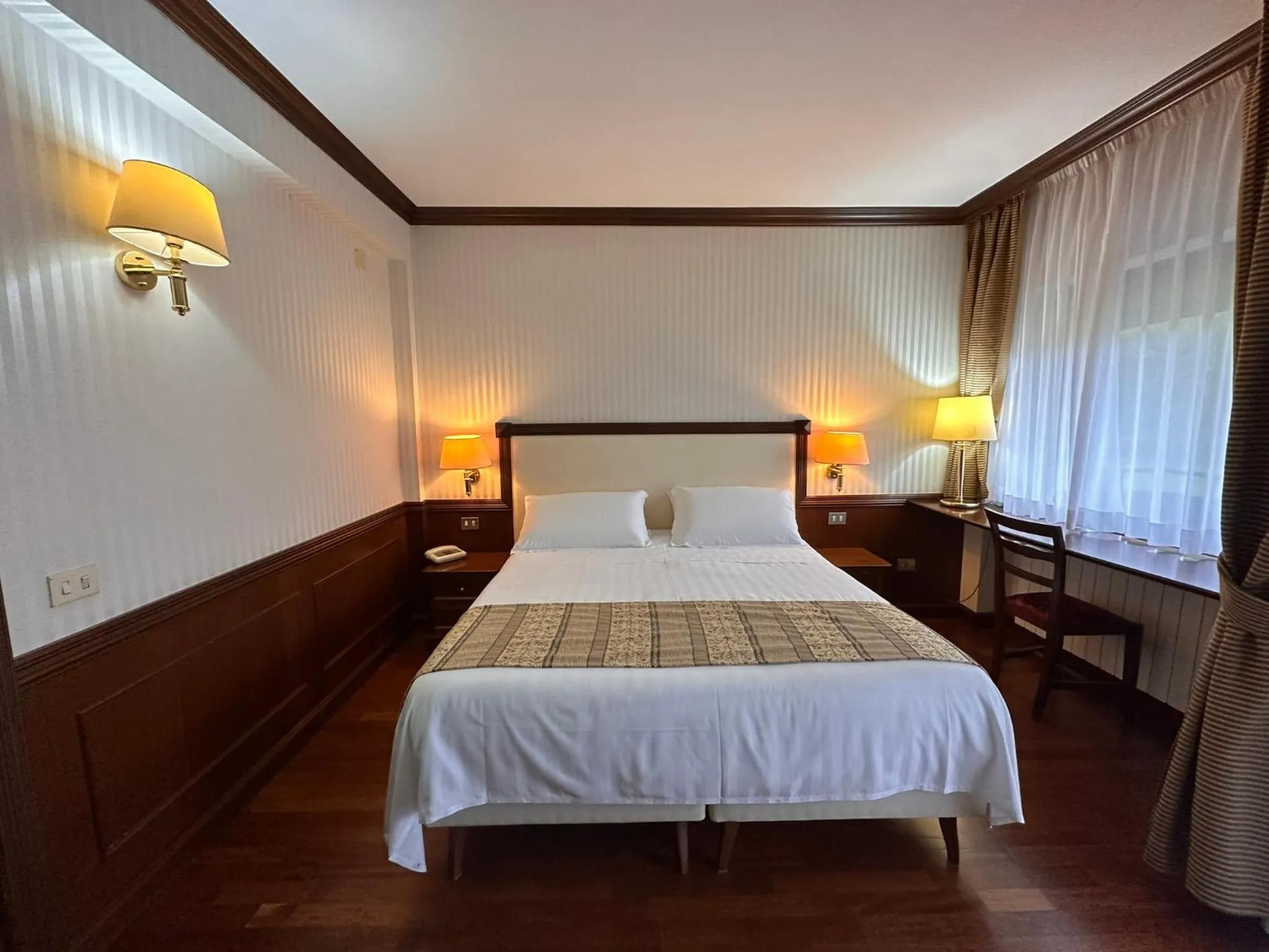 Bedroom, Bed in Hotel Corona & Spa