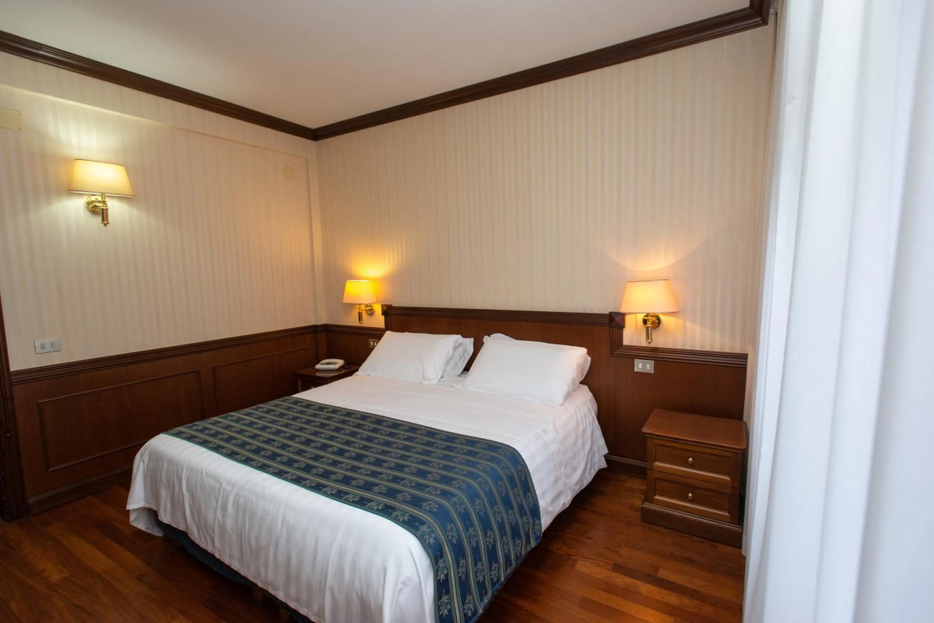 Bedroom, Bed in Hotel Corona & Spa