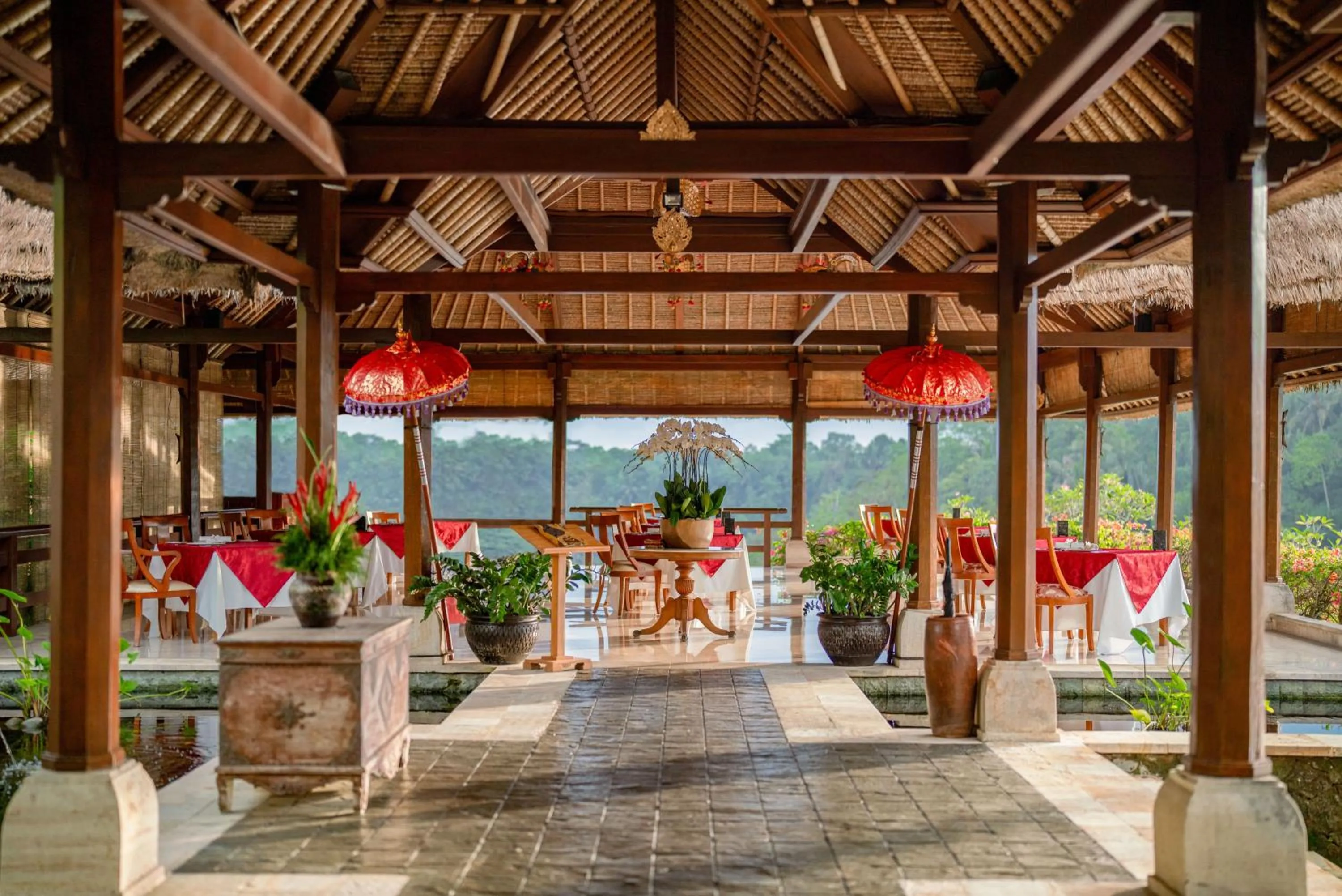 Restaurant/places to eat in Puri Wulandari A Boutique Resort & Spa