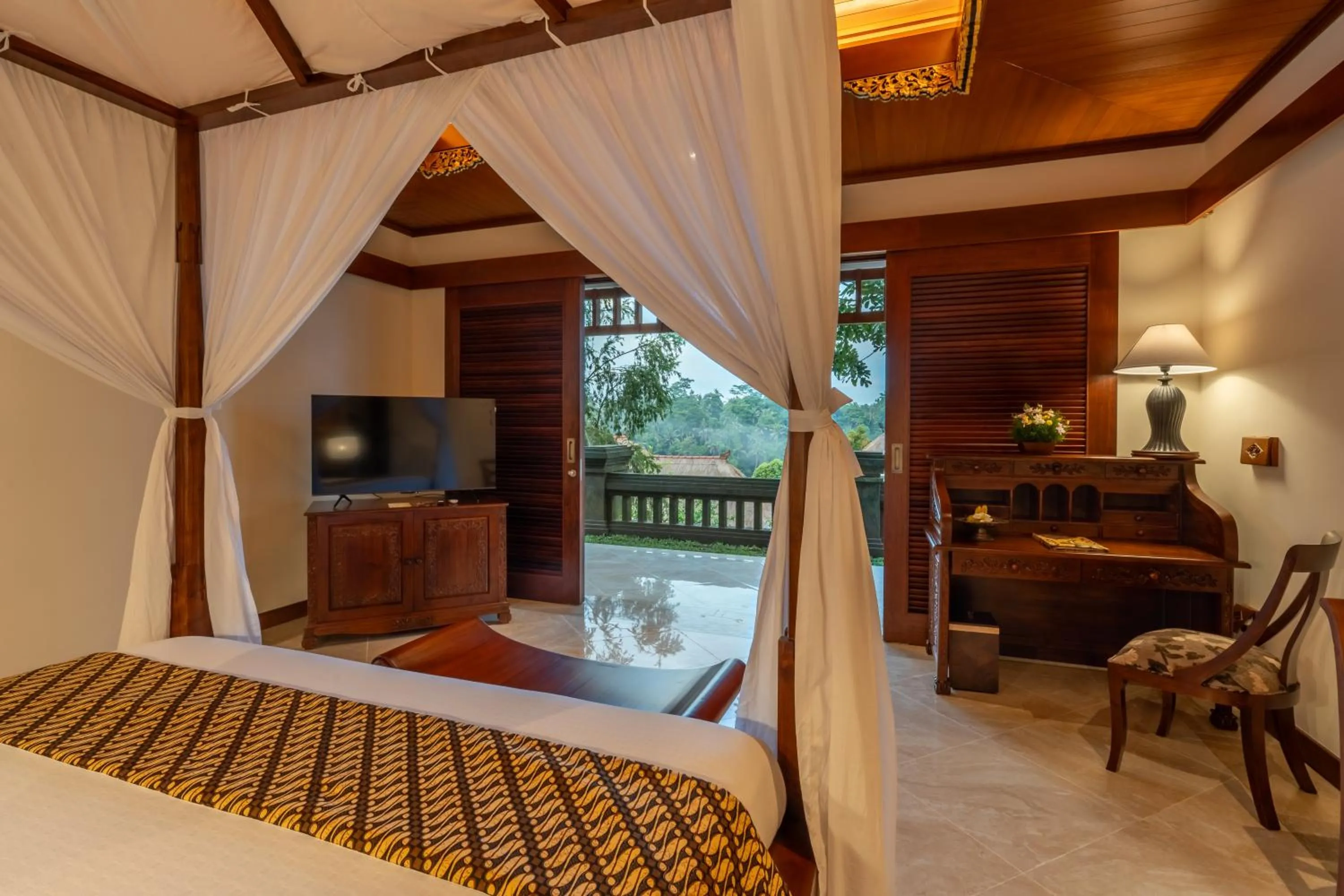 Bed in Puri Wulandari A Boutique Resort & Spa