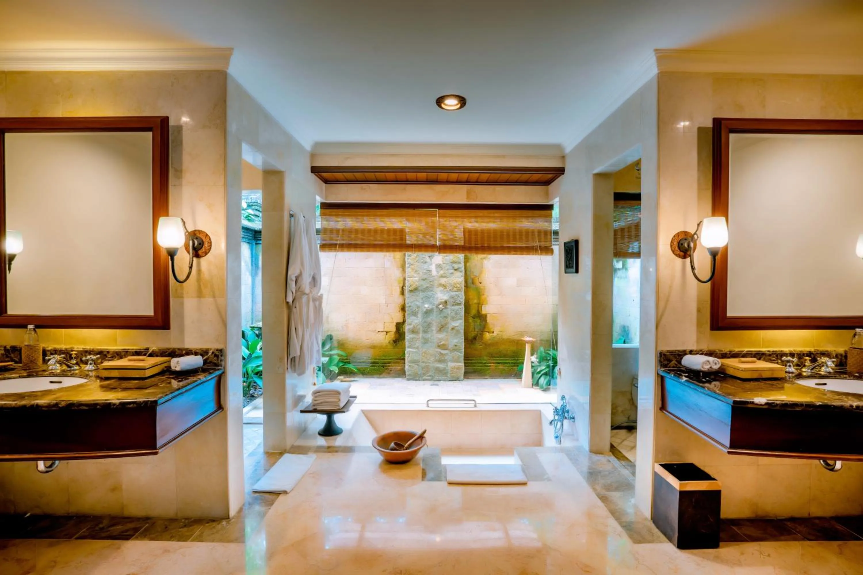 Bathroom, Bed in Puri Wulandari A Boutique Resort & Spa