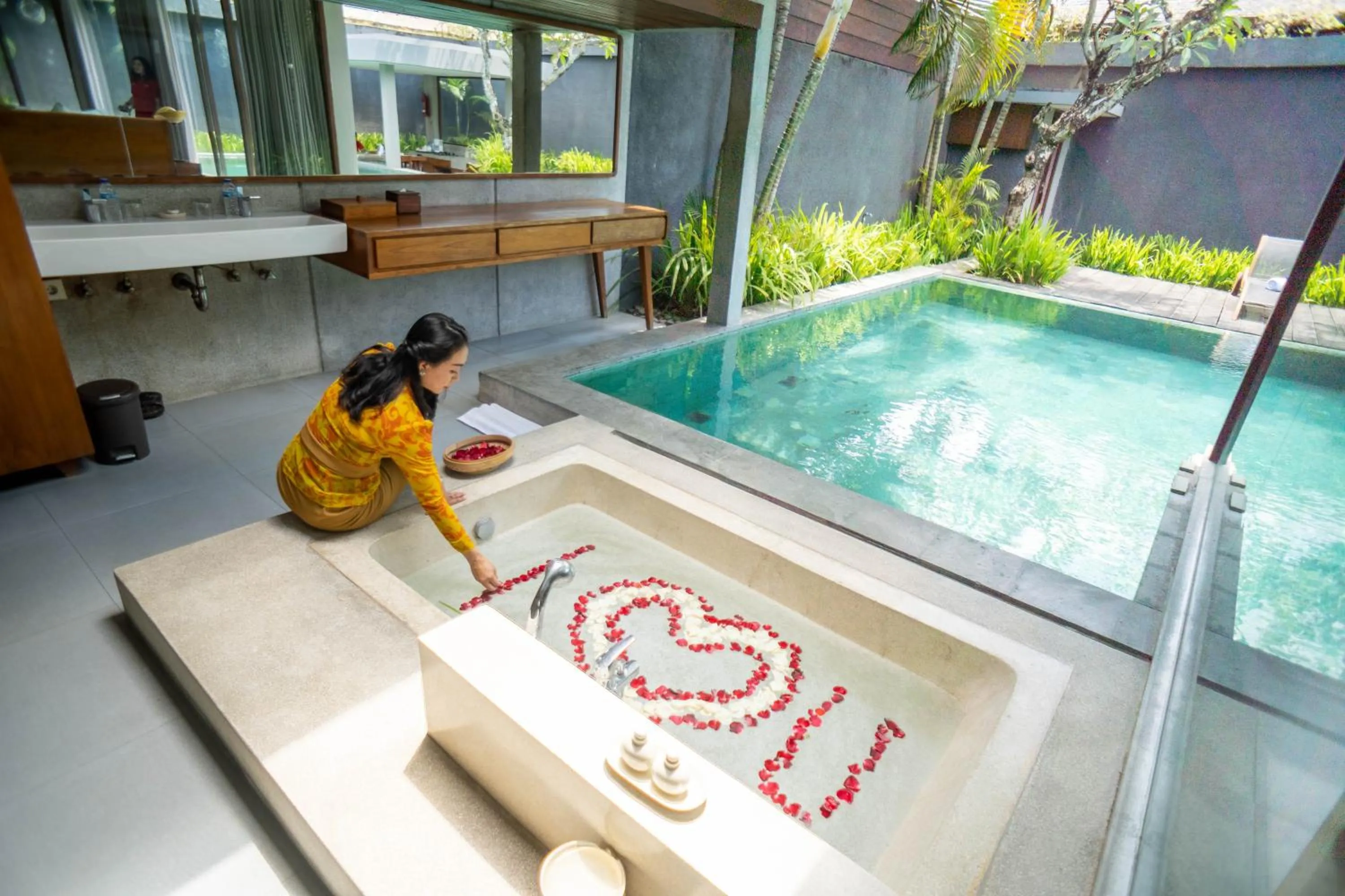 Open Air Bath in Ziva a Boutique Villa