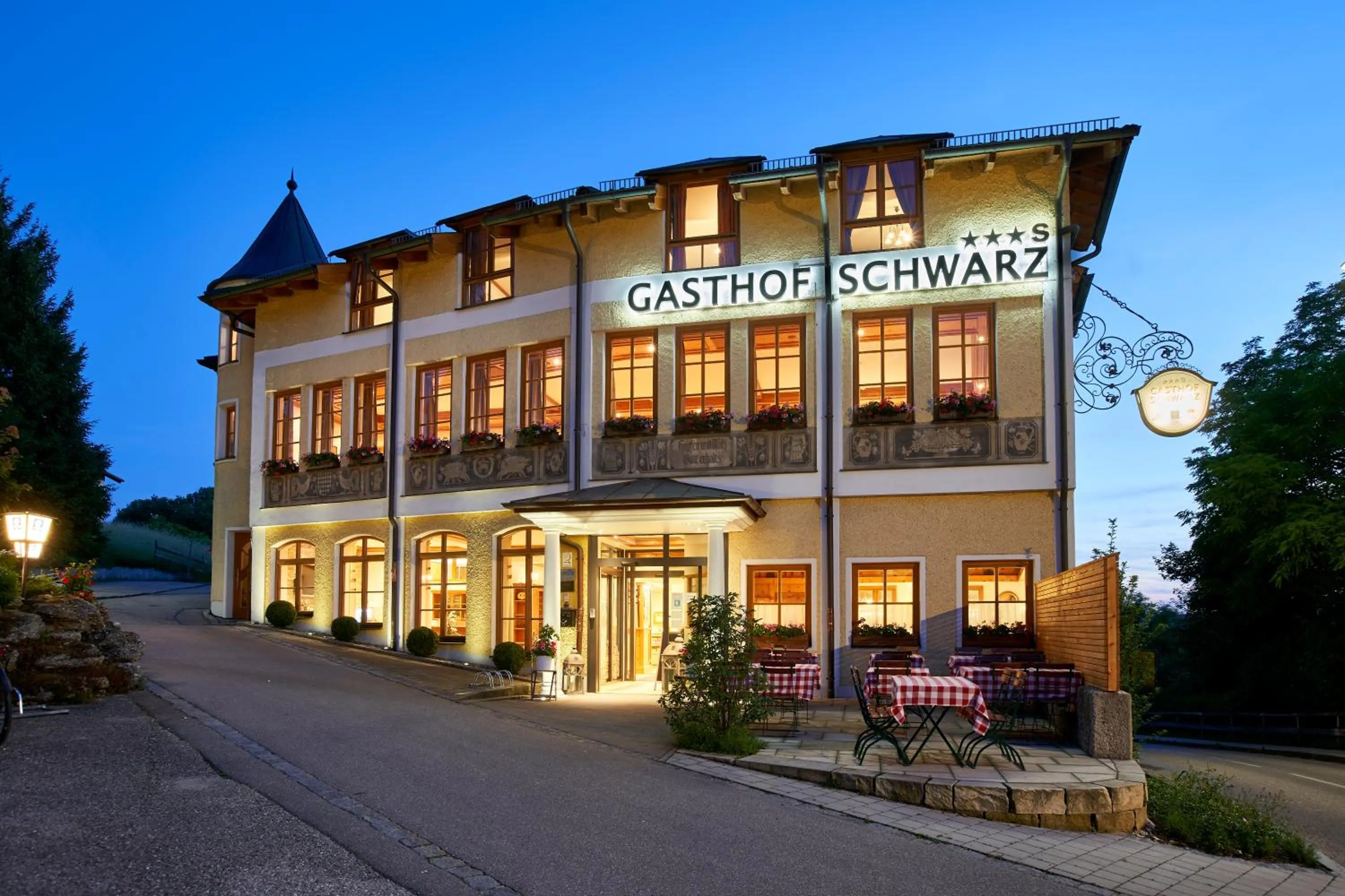 Property building in Gasthof Schwarz