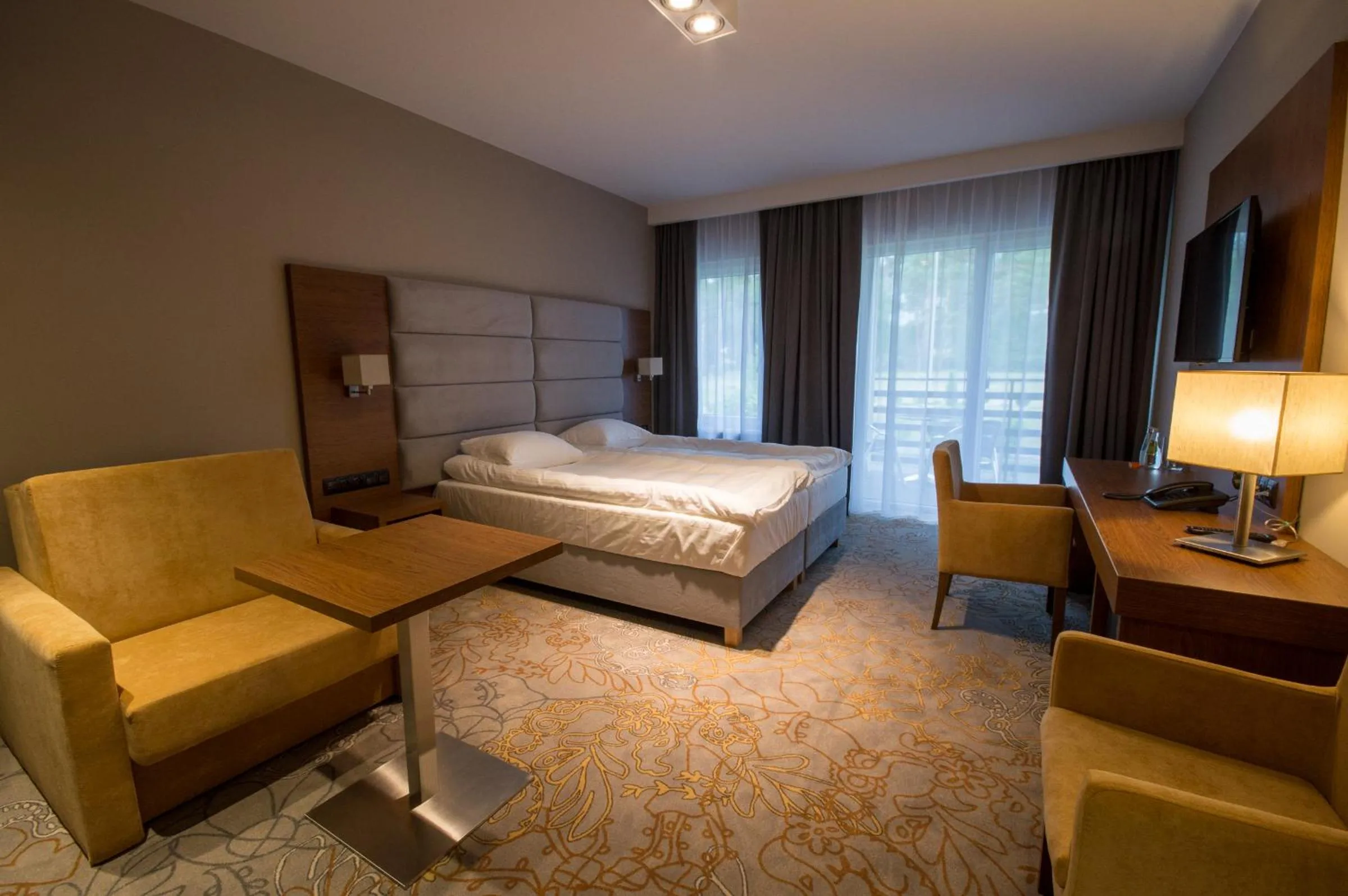 Bed in Rezydencja Sosnowa Luxury Hotel